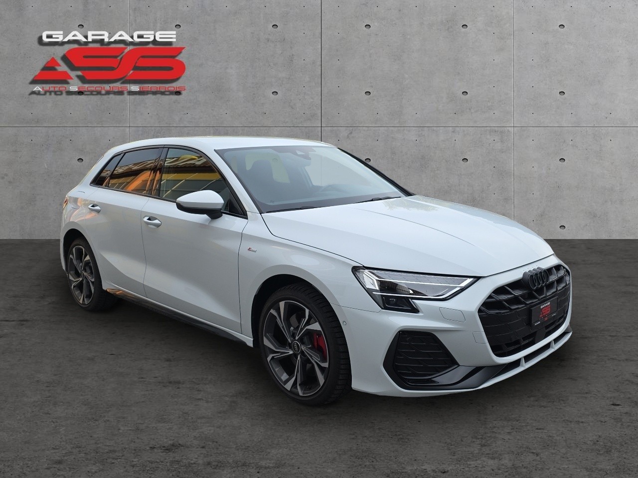 AUDI A3 Sportback 45 TFSI e S line Attraction S-tronic-image-0