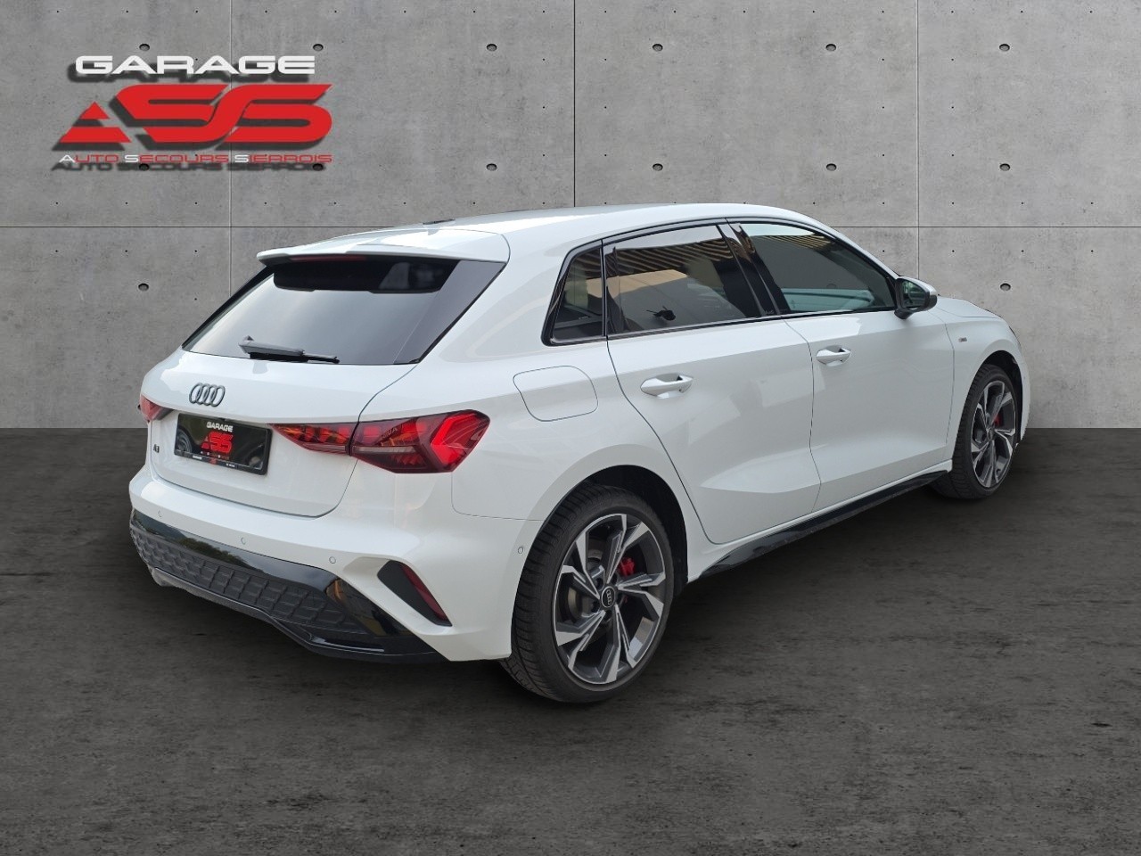 AUDI A3 Sportback 45 TFSI e S line Attraction S-tronic-image-2