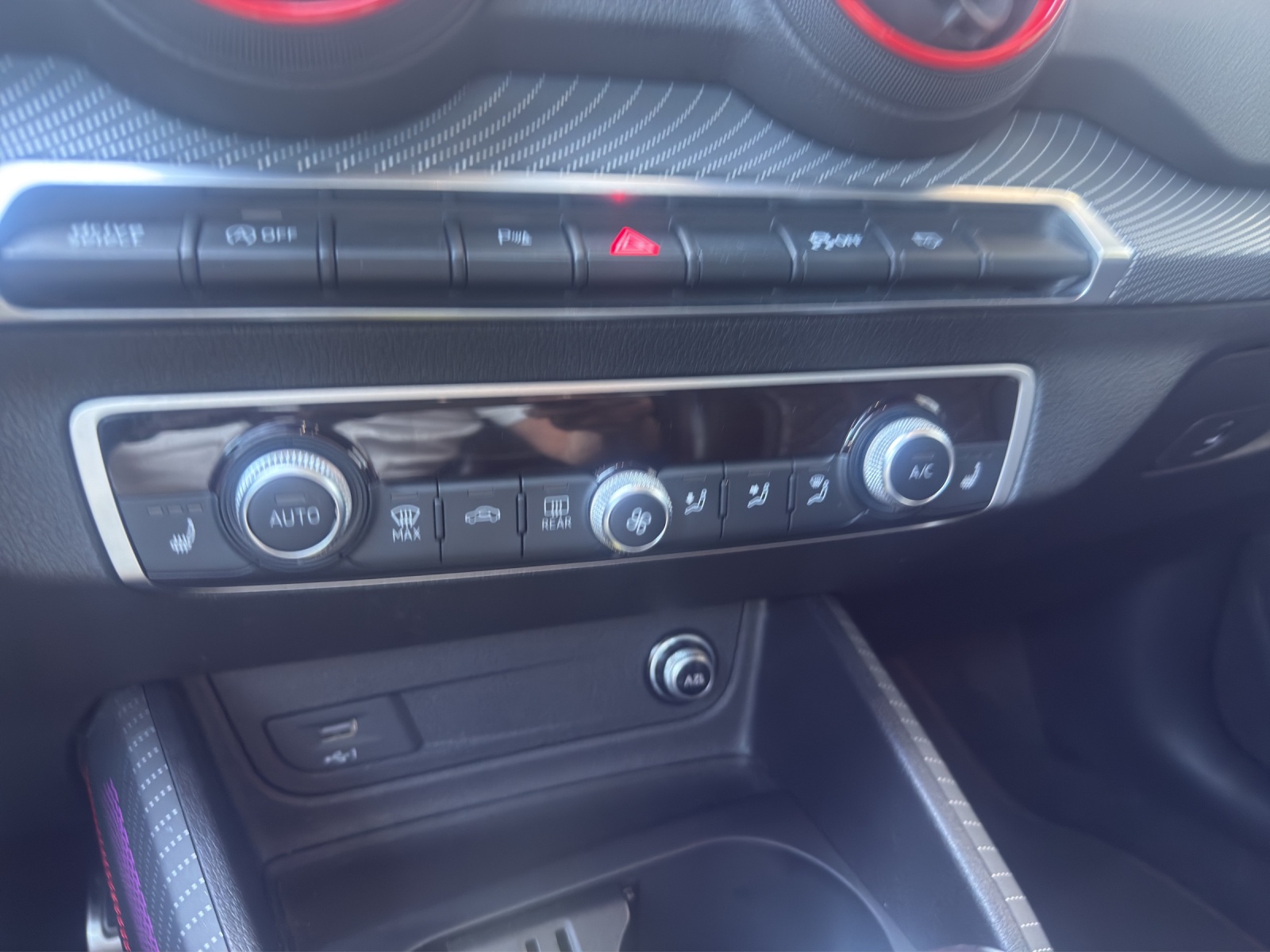 AUDI Q2 40 TFSI S line Attraction quattro S-tronic-image-14