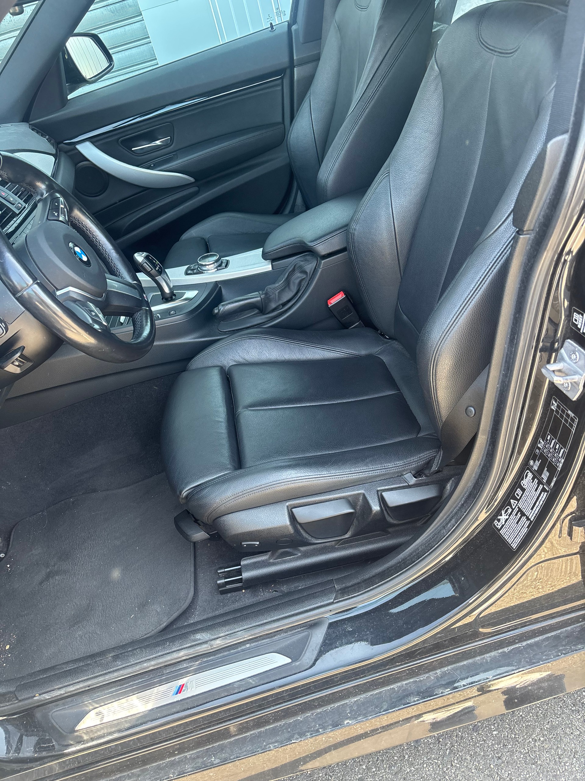 BMW 320d GT xDrive Luxury Line Steptronic-image-11