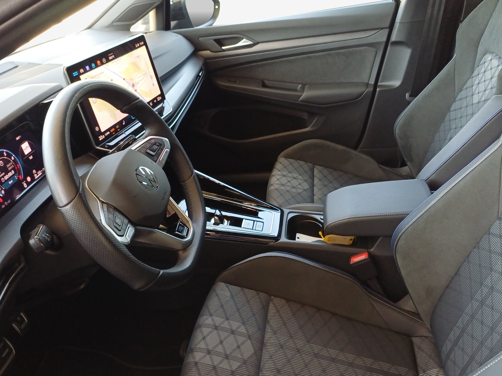 VW Golf Variant 2.0 TSI R-Line DSG 4 Motion-image-7