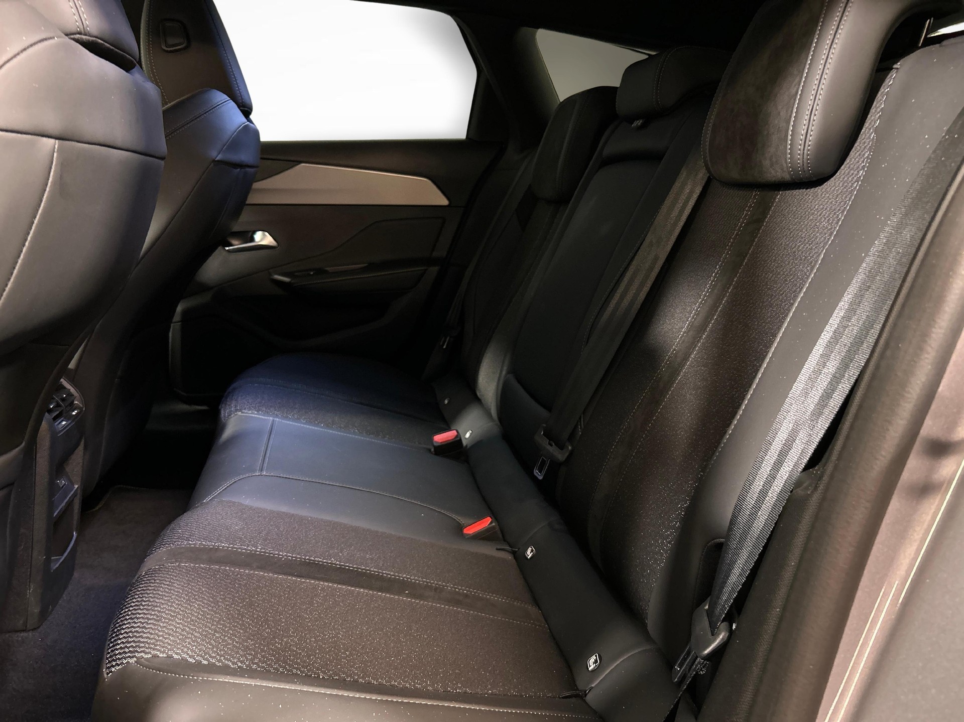 PEUGEOT 308 SW 1.6 PHEV 180 GT-image-4