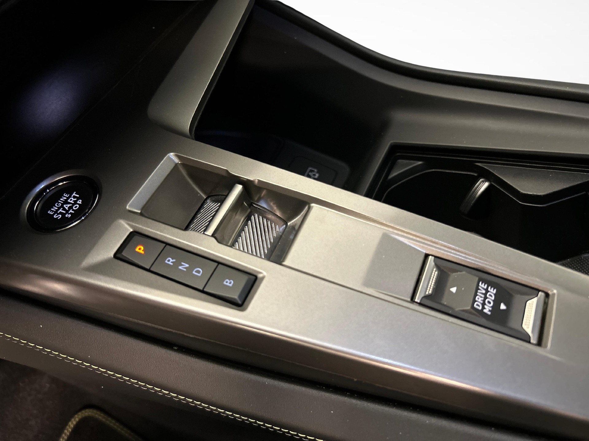 PEUGEOT 308 SW 1.6 PHEV 180 GT-image-15