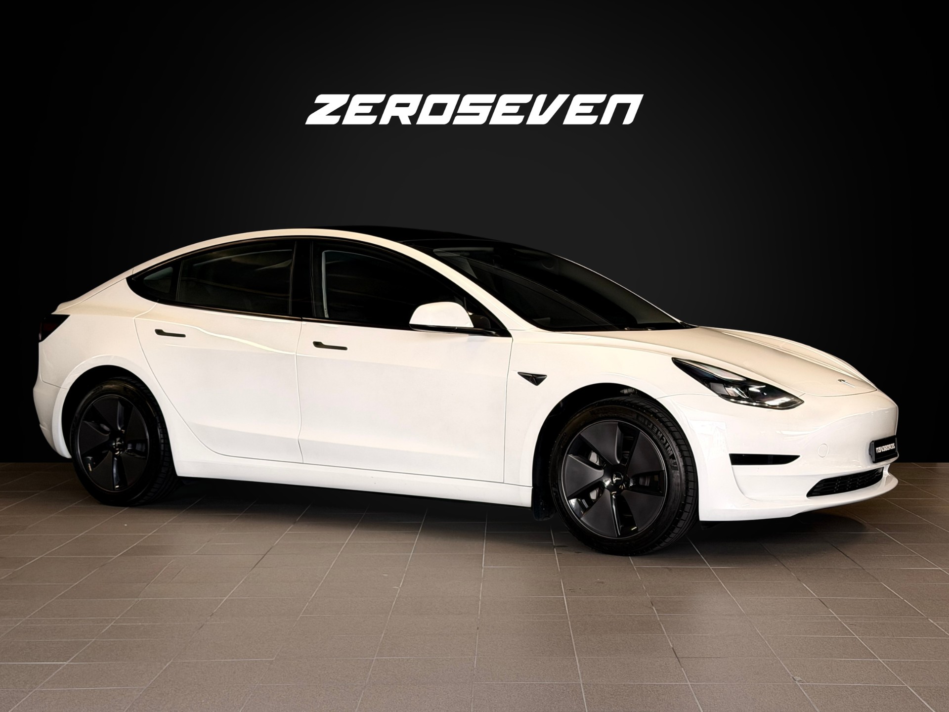 TESLA Model 3 Standart Range Plus-image-9