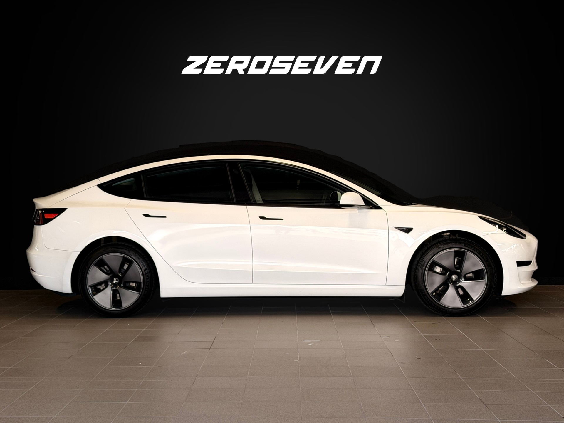 TESLA Model 3 Standart Range Plus-image-8