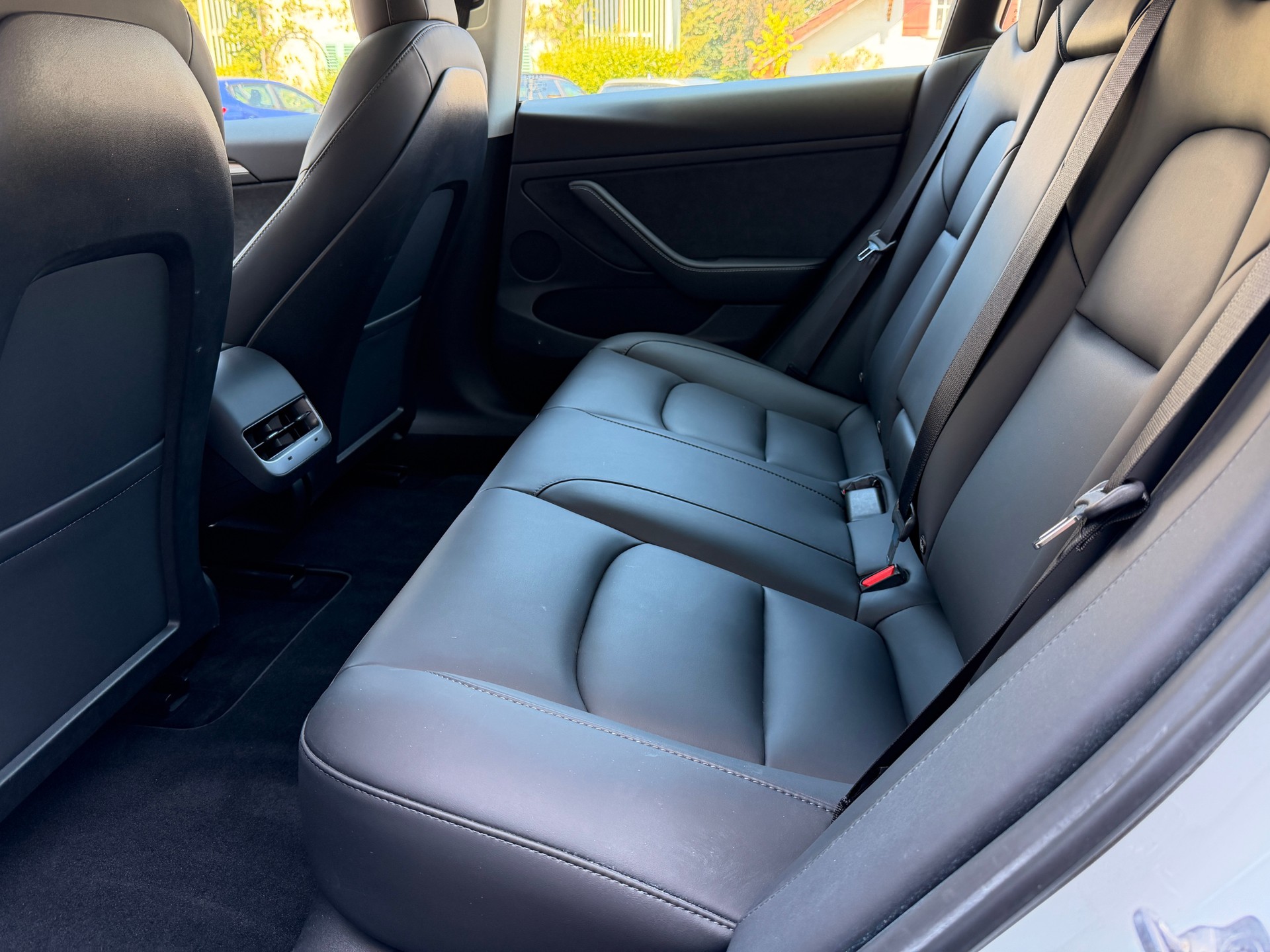TESLA Model 3 Standart Range Plus-image-19
