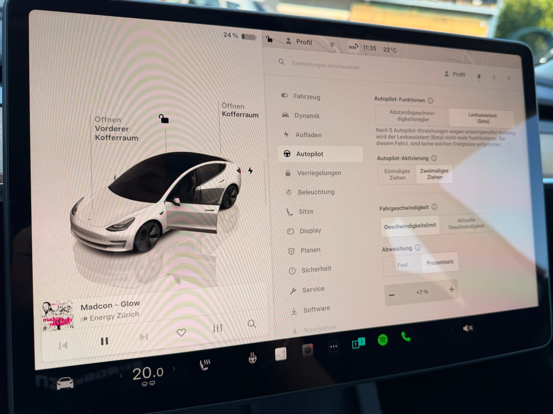 TESLA Model 3 Standart Range Plus-image-22