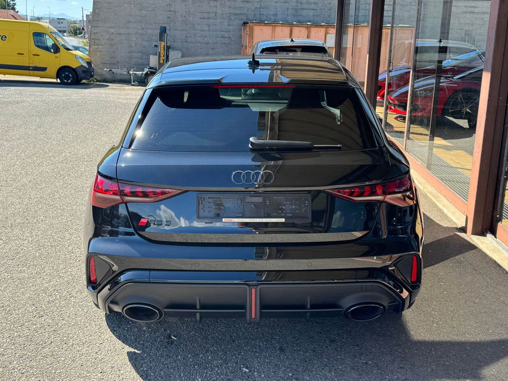 AUDI RS3 Sportback 2.5 TSI quattro S-tronic-image-4