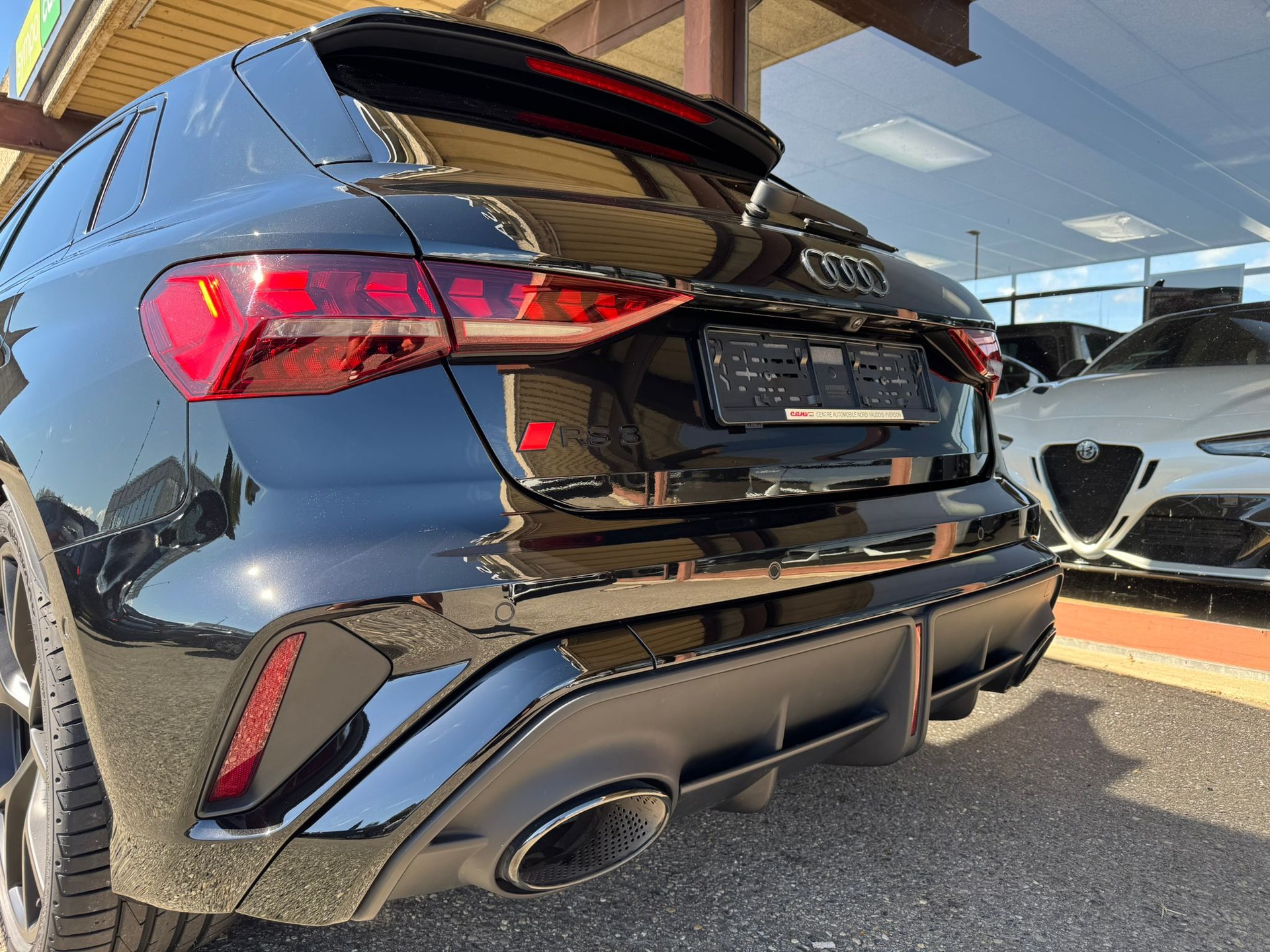 AUDI RS3 Sportback 2.5 TSI quattro S-tronic-image-5
