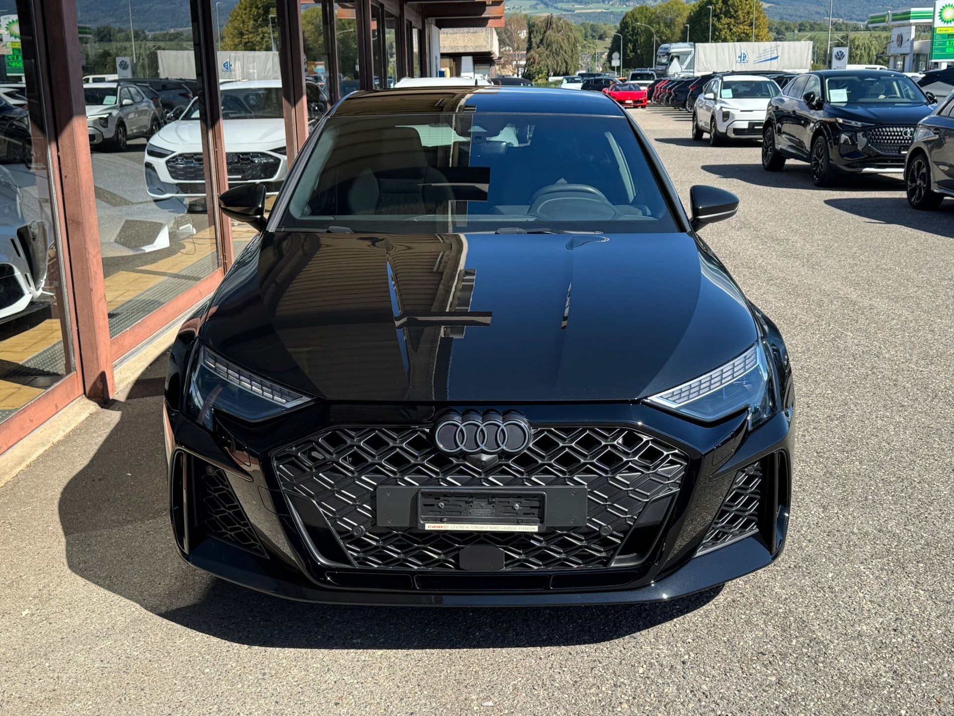 AUDI RS3 Sportback 2.5 TSI quattro S-tronic-image-2