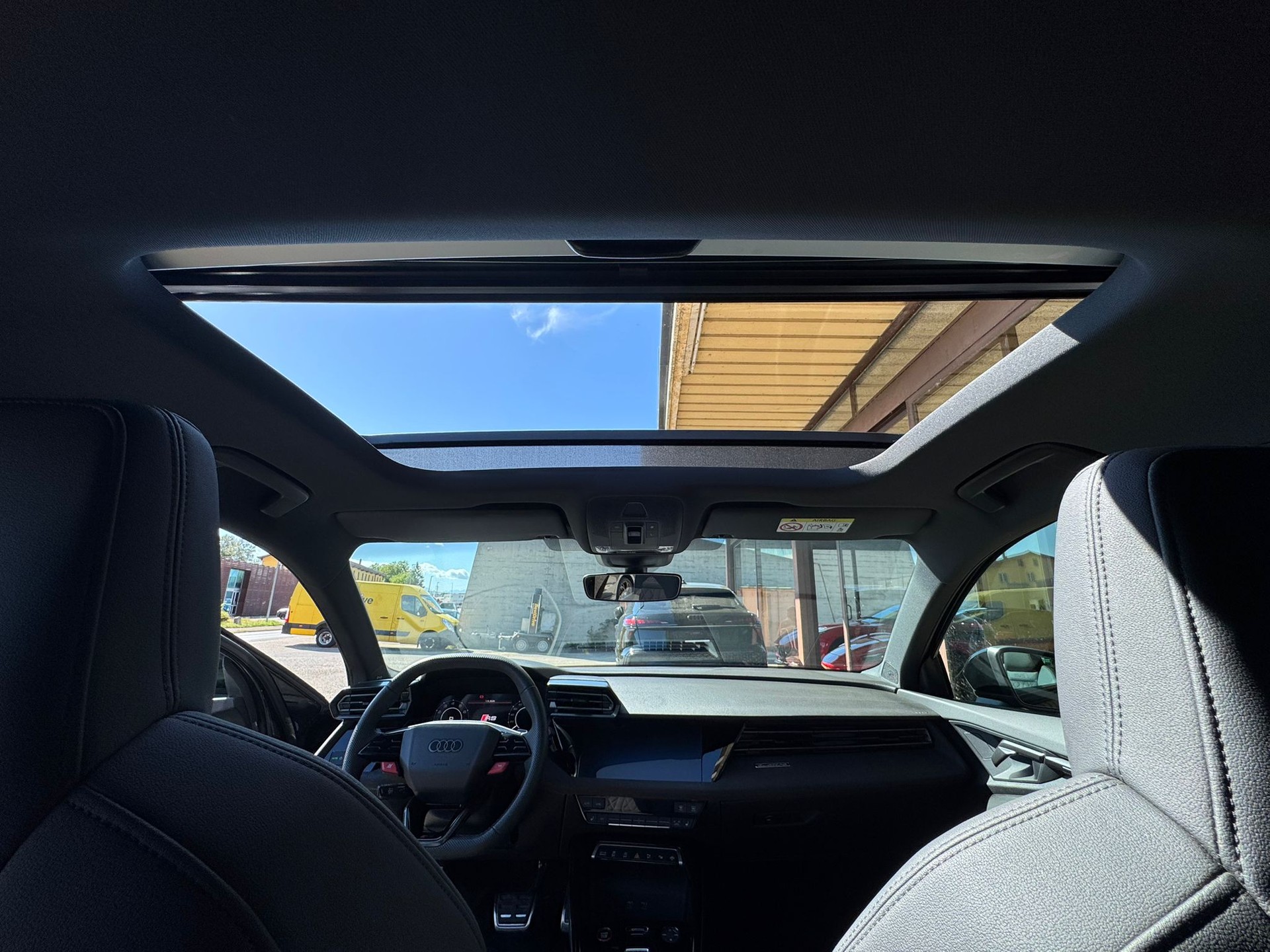 AUDI RS3 Sportback 2.5 TSI quattro S-tronic-image-10