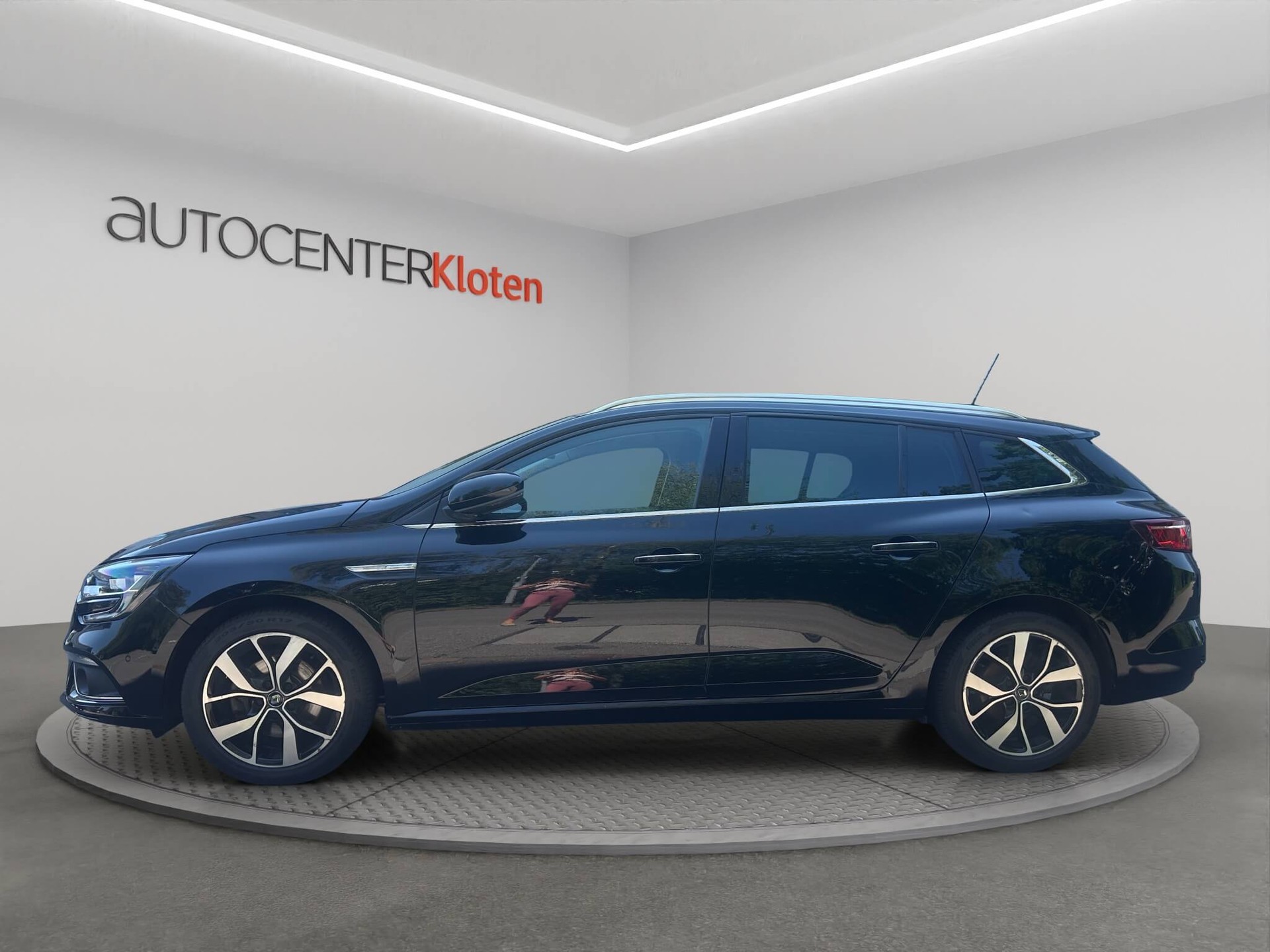 RENAULT Mégane Grandtour 1.3 TCe 160 GT Line EDC PF-image-2