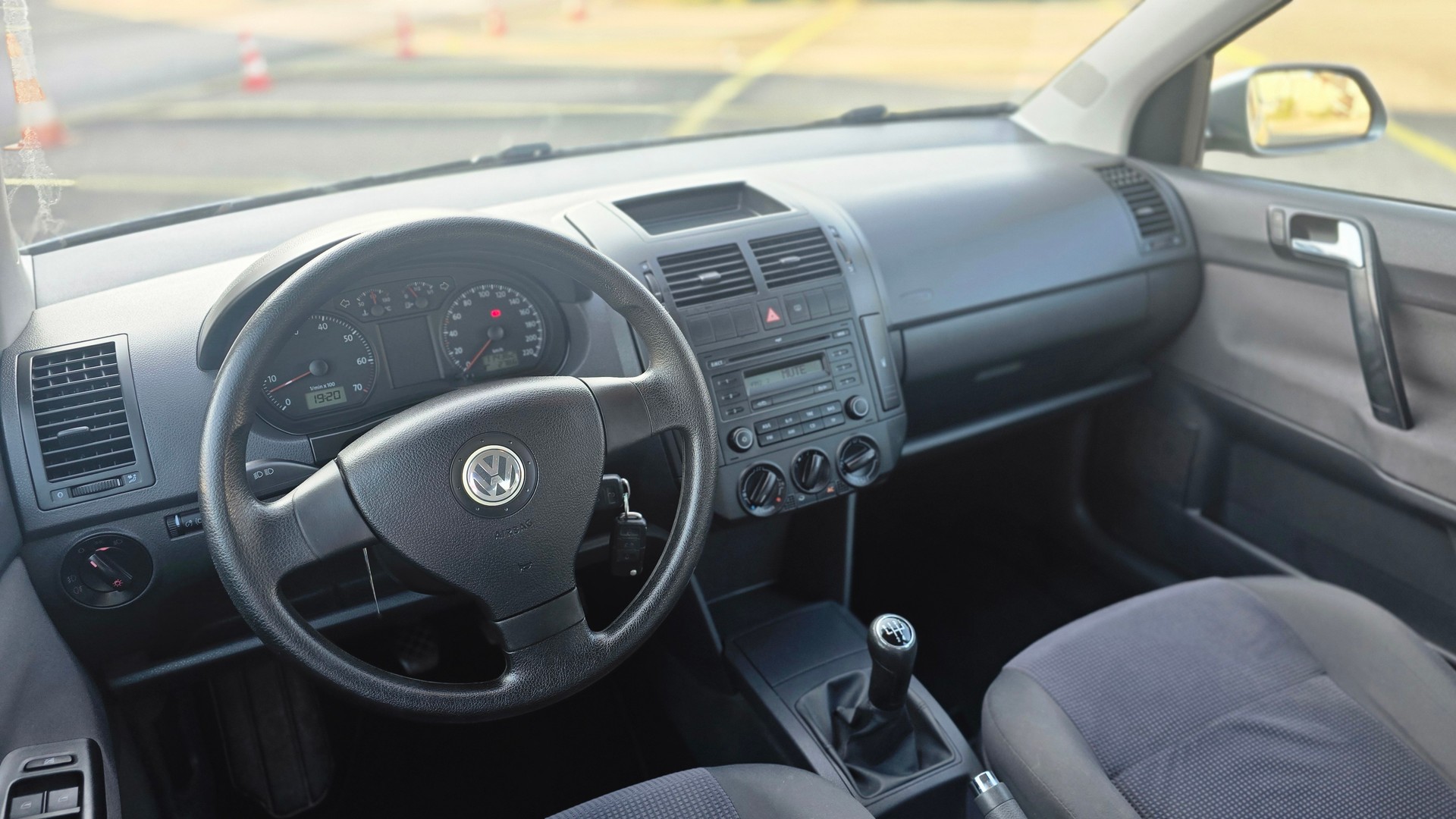 VW Polo 1.6 16V Trendline-image-7