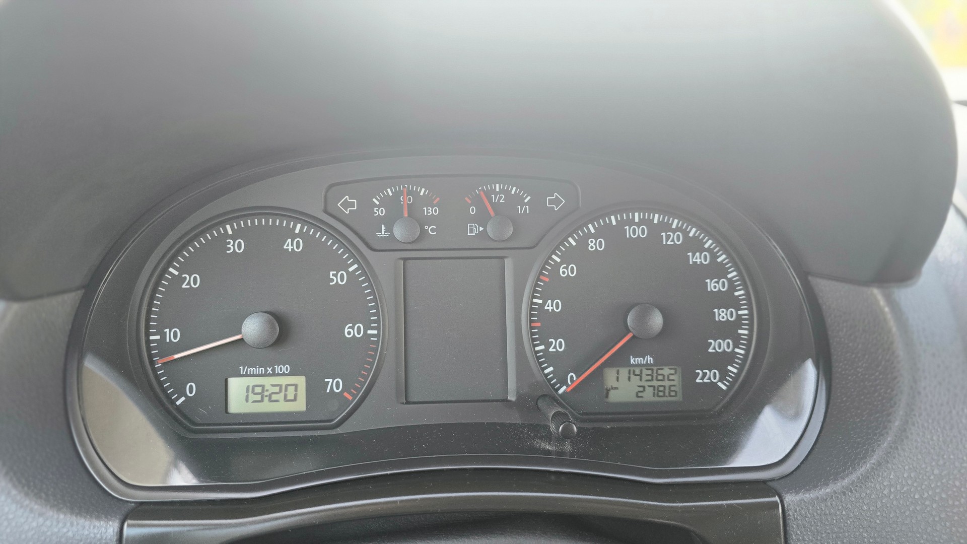 VW Polo 1.6 16V Trendline-image-8