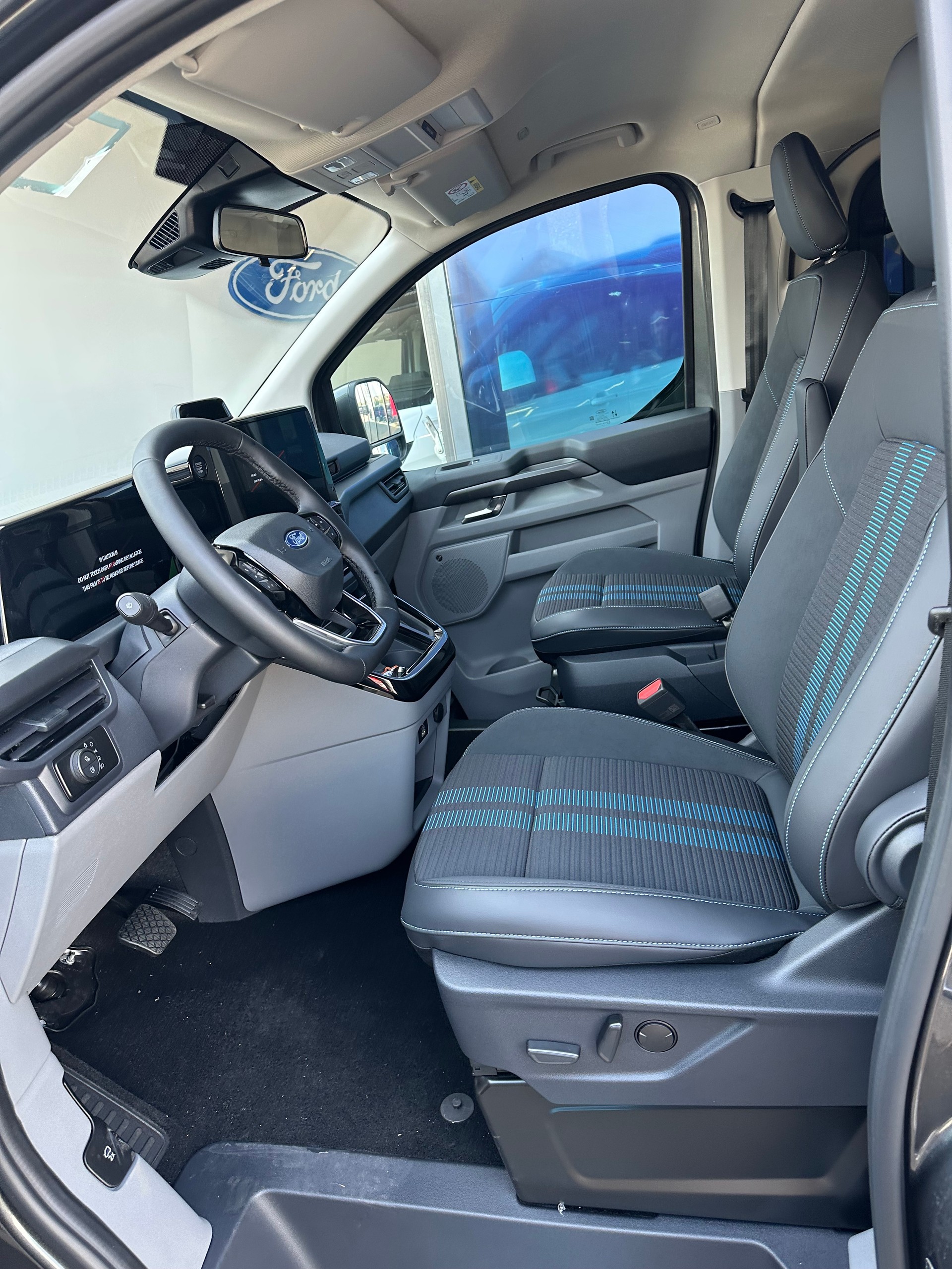 FORD Tourneo Custom 320 L1 2.0 EcoBl Sport/170CV/4x4/Aut.-image-9
