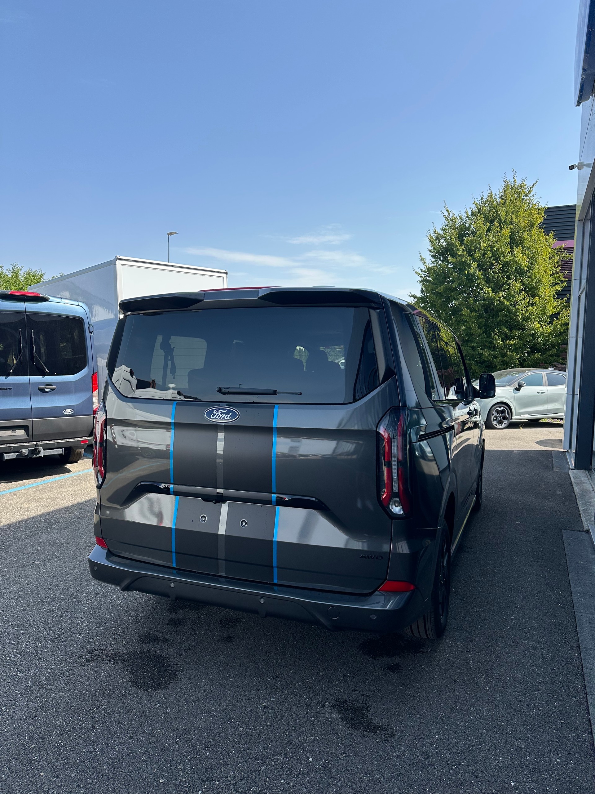 FORD Tourneo Custom 320 L1 2.0 EcoBl Sport/170CV/4x4/Aut.-image-6