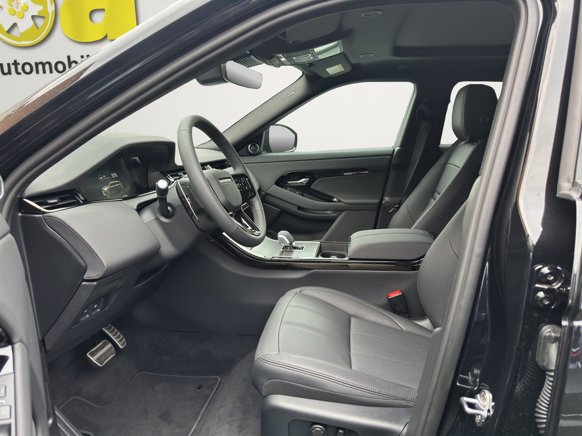 LAND ROVER Evoque P 270e Dynamic SE Black Pack 4x4 5 Jahre Werksgarantie-image-11