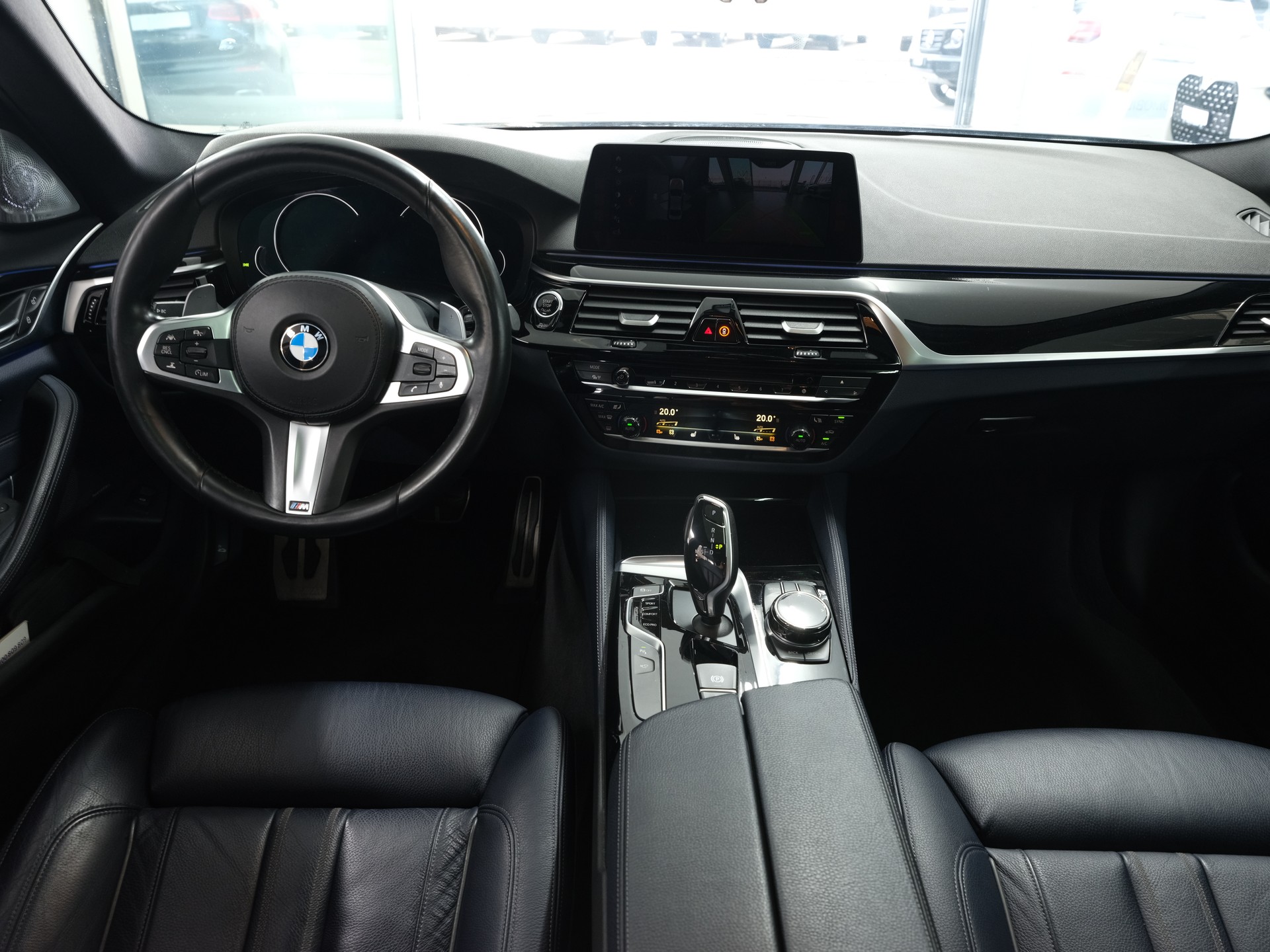 BMW 540i xDrive Sport Line Steptronic *360 Kamera* *Panorama* *X-Drive*-image-24