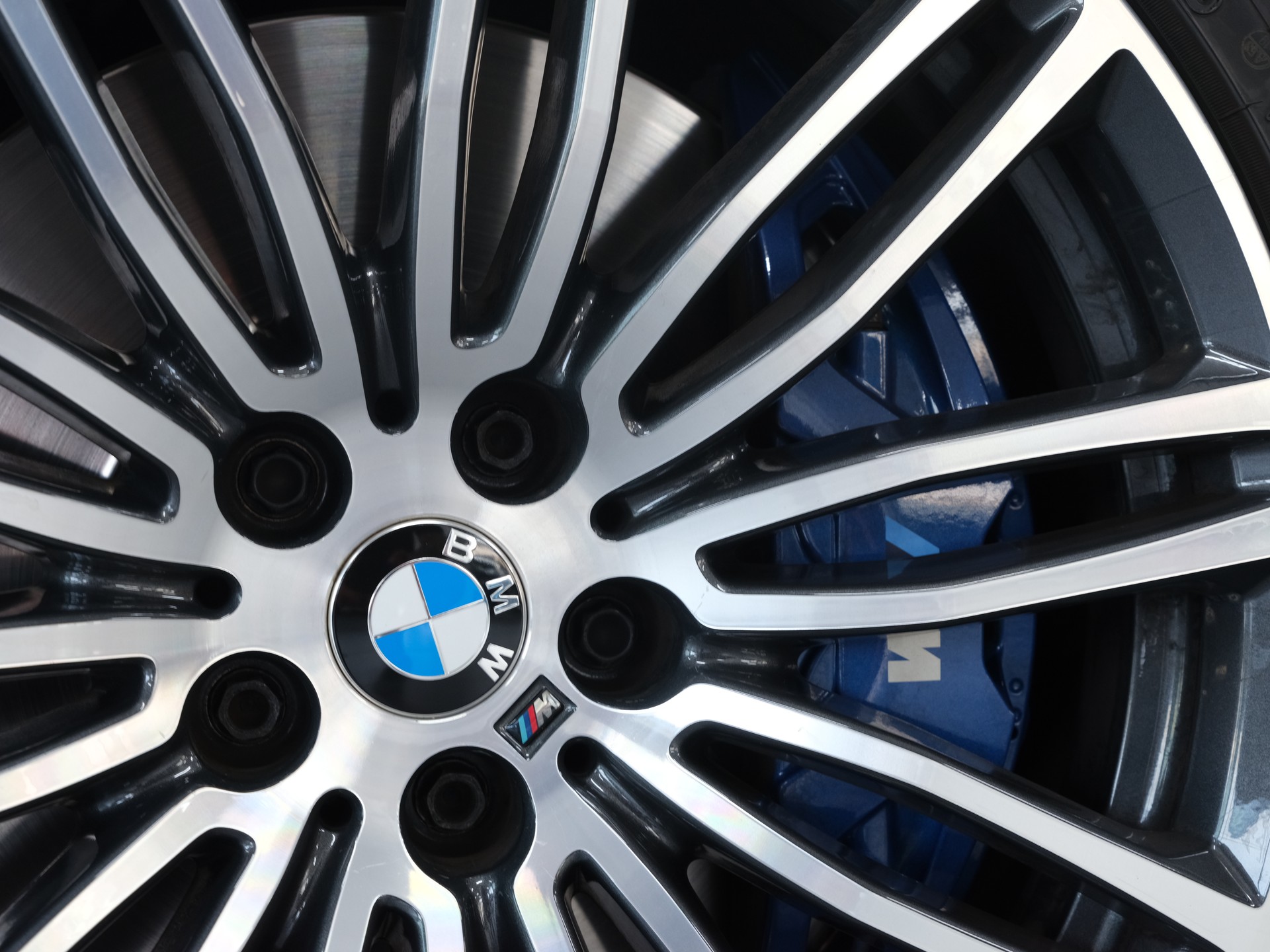 BMW 540i xDrive Sport Line Steptronic *360 Kamera* *Panorama* *X-Drive*-image-12