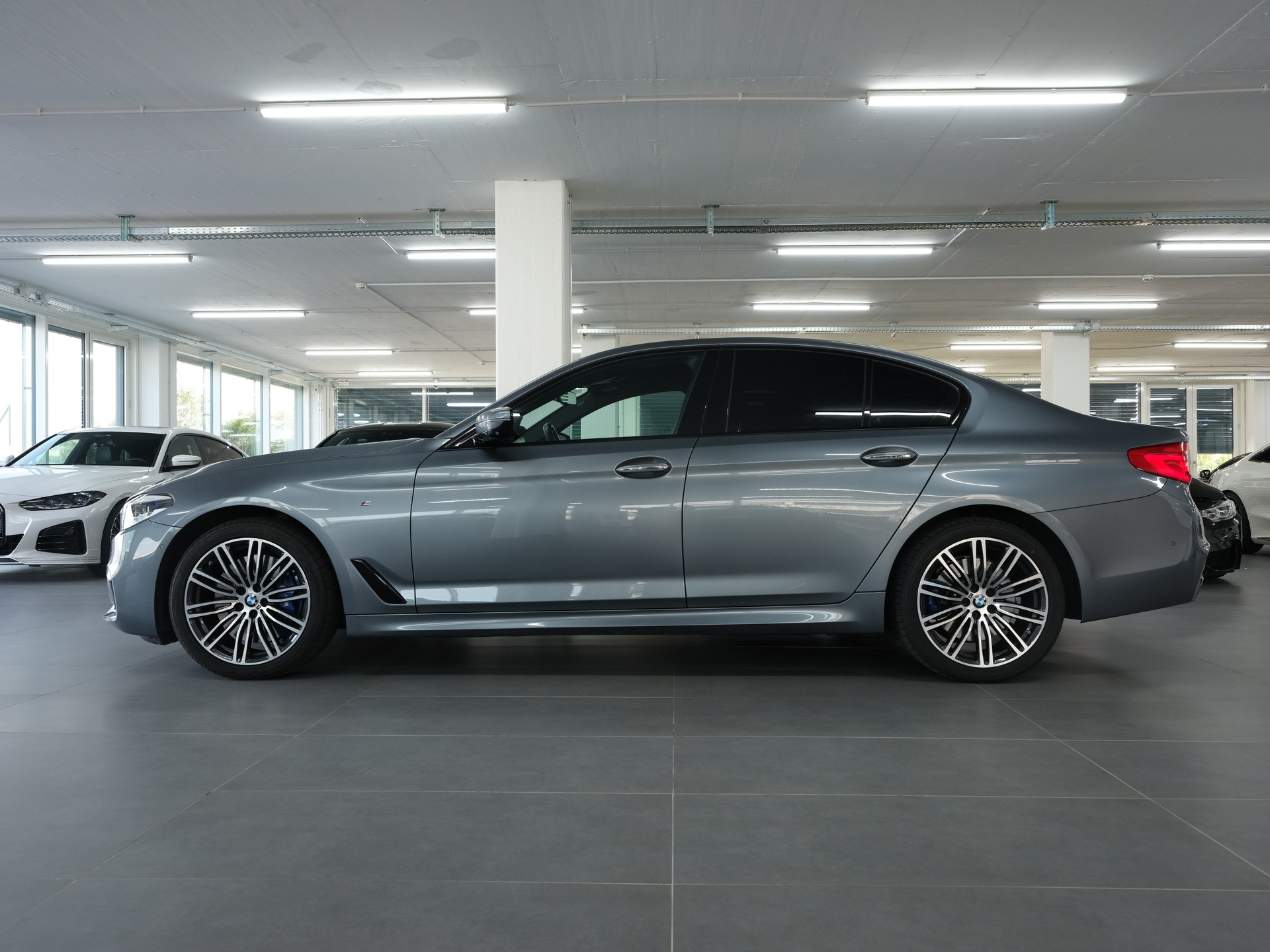 BMW 540i xDrive Sport Line Steptronic *360 Kamera* *Panorama* *X-Drive*-image-6
