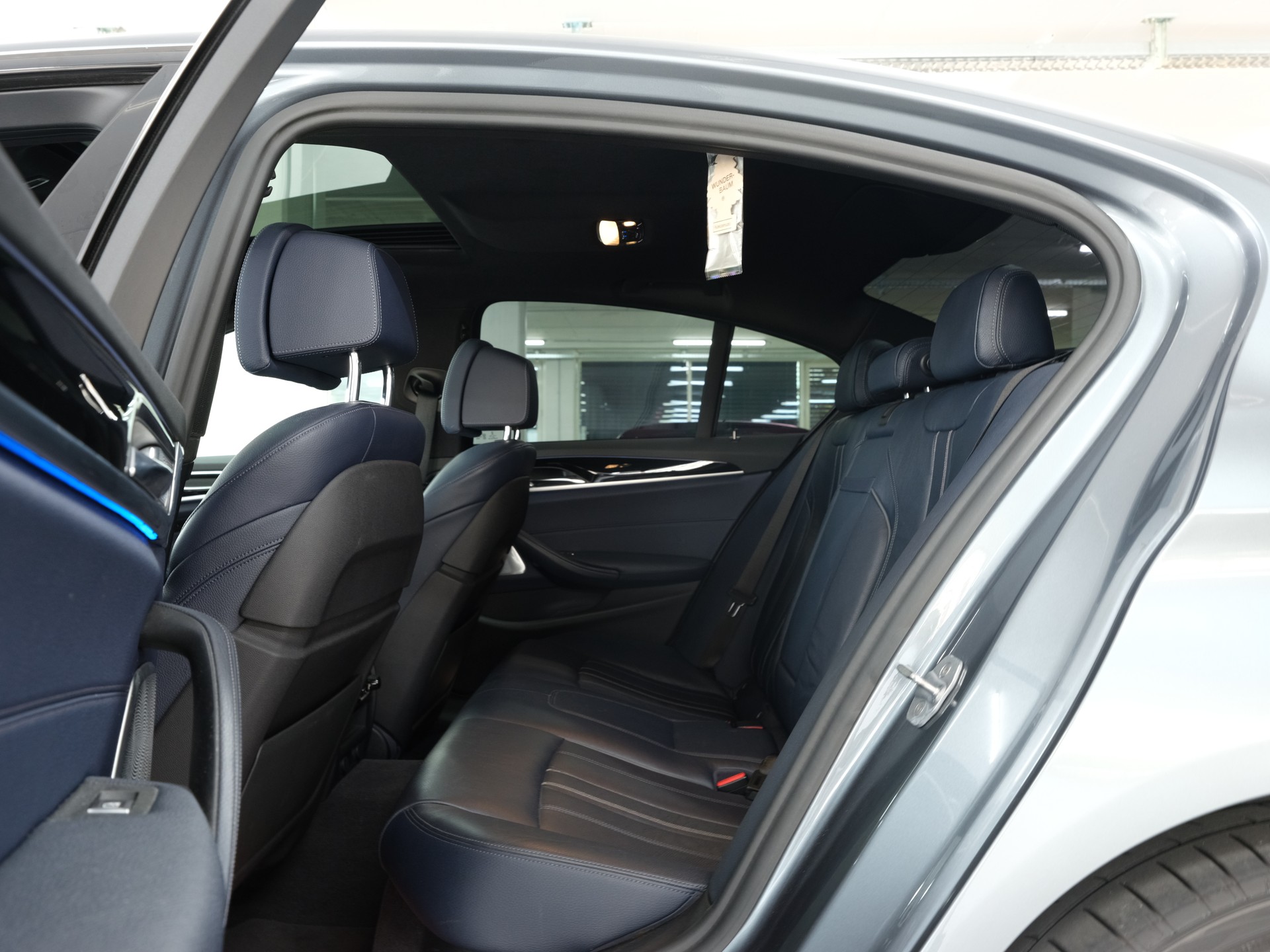 BMW 540i xDrive Sport Line Steptronic *360 Kamera* *Panorama* *X-Drive*-image-22