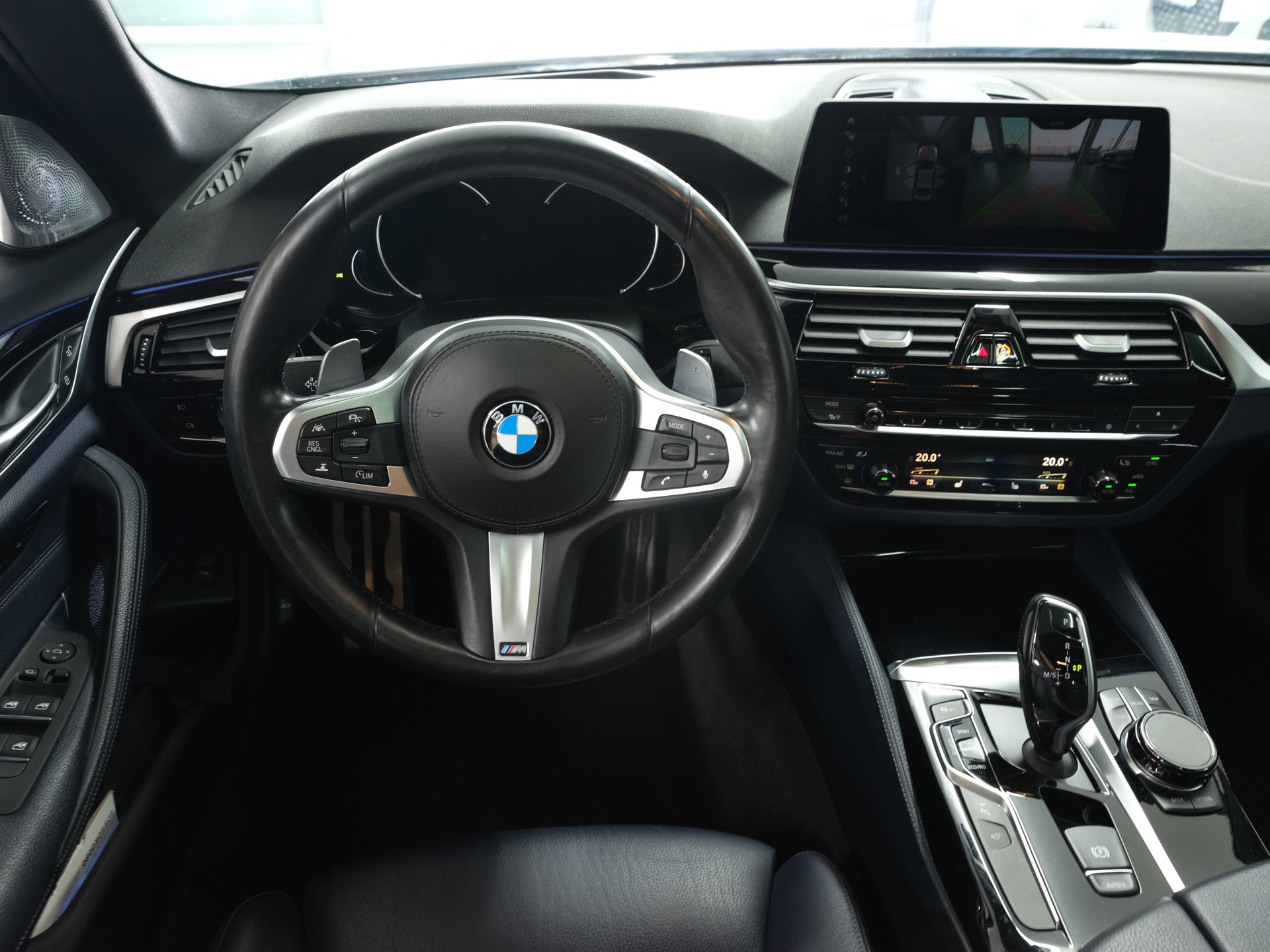 BMW 540i xDrive Sport Line Steptronic *360 Kamera* *Panorama* *X-Drive*-image-23