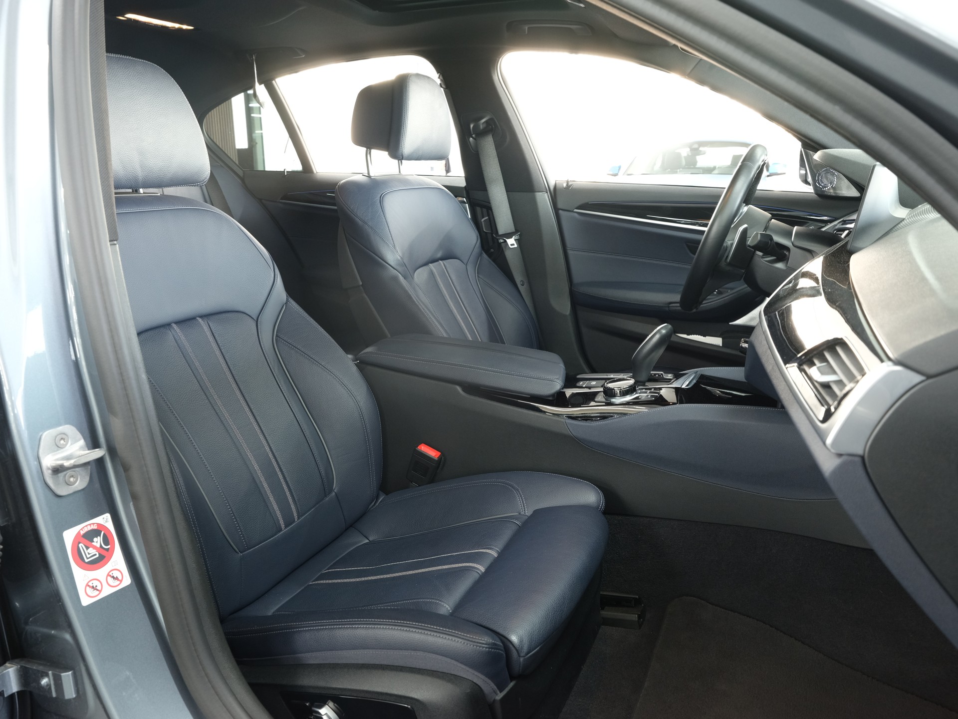 BMW 540i xDrive Sport Line Steptronic *360 Kamera* *Panorama* *X-Drive*-image-26