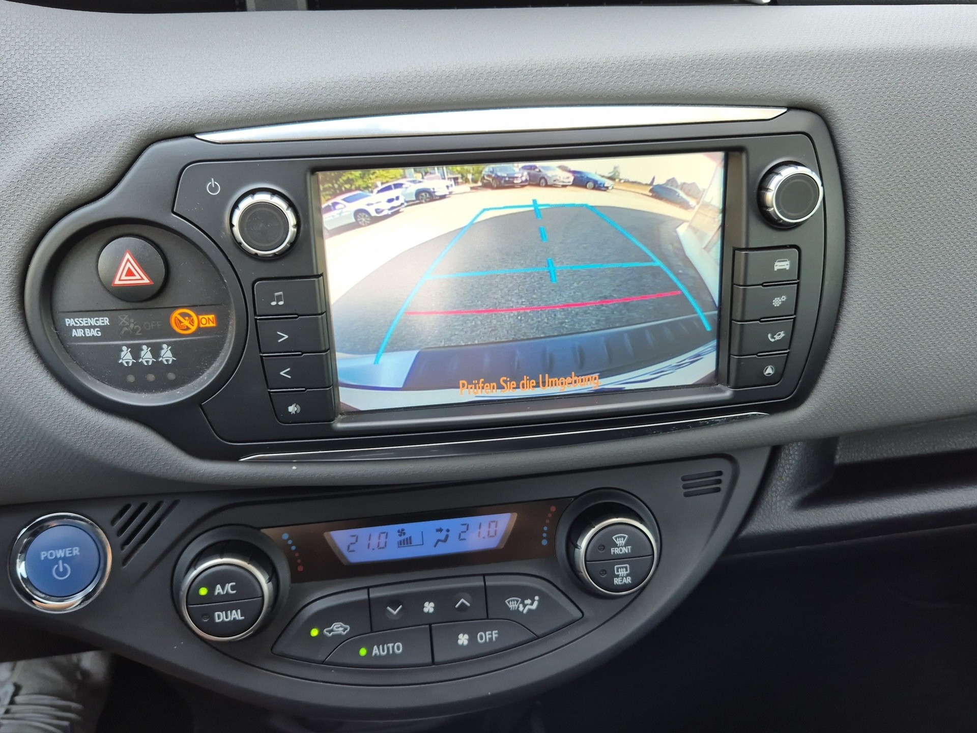 TOYOTA Yaris 1.5 Hybrid Swiss Trend e-CVT-image-10