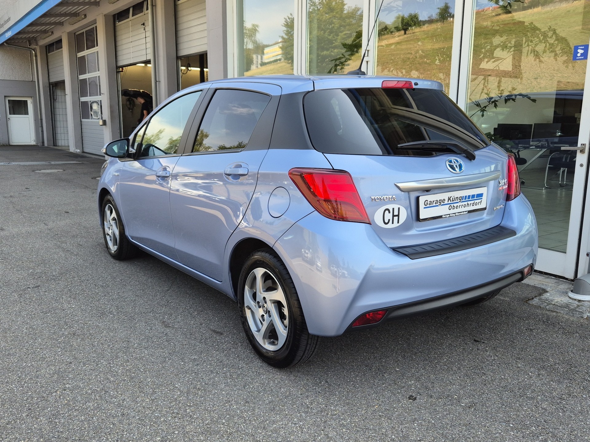 TOYOTA Yaris 1.5 Hybrid Swiss Trend e-CVT-image-4