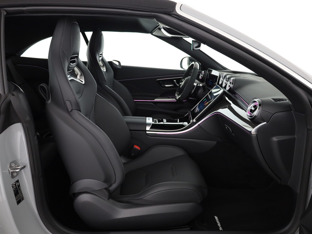 MERCEDES-BENZ CLE 53 4Matic+ Cabriolet-image-9