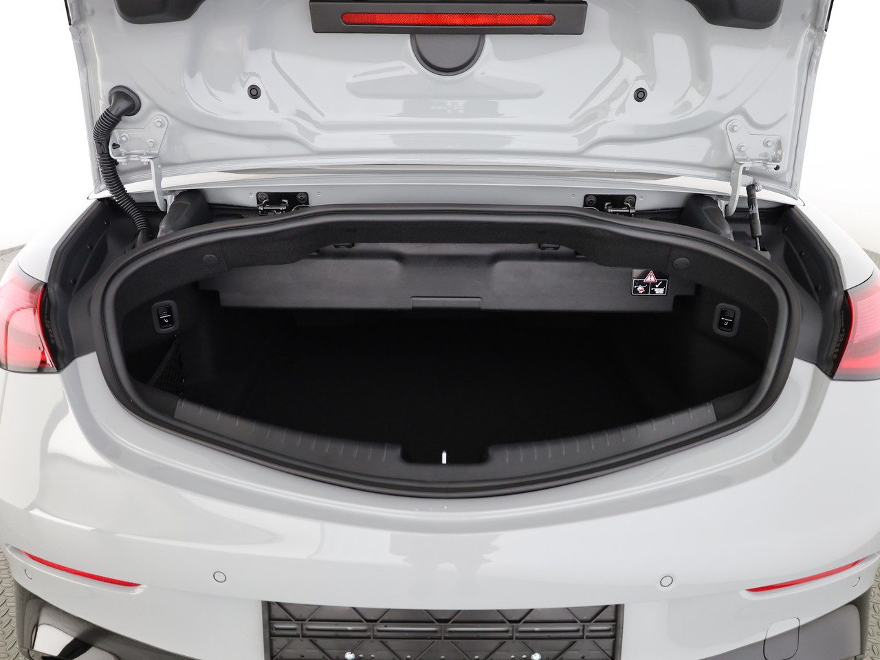 MERCEDES-BENZ CLE 53 4Matic+ Cabriolet-image-24