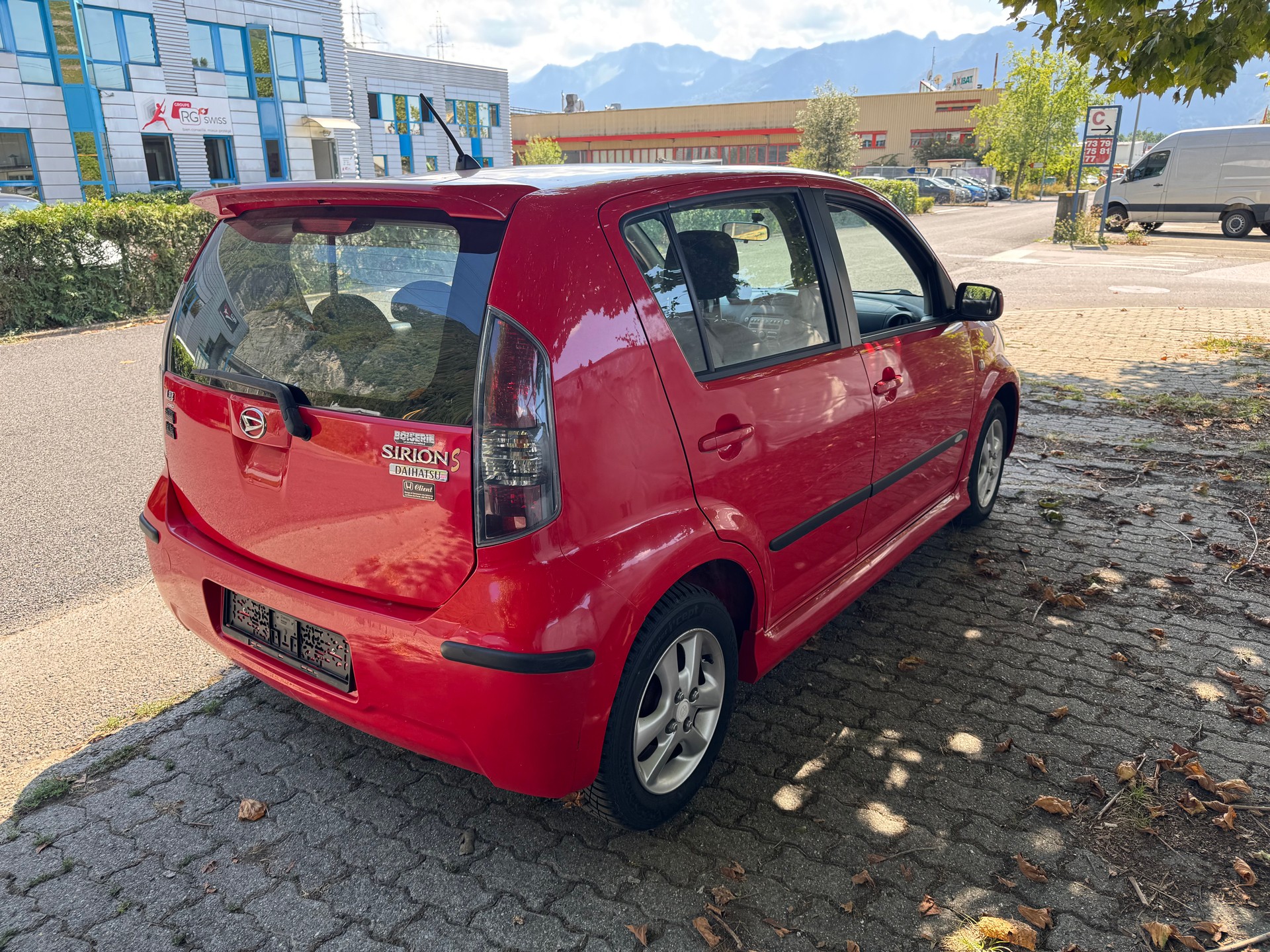 DAIHATSU SIRION-image-5