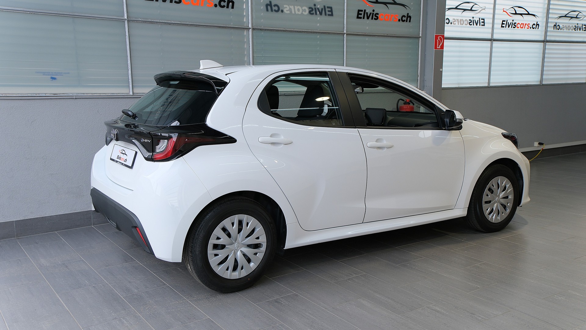 TOYOTA Yaris 1.5 Comfort e-CVT-image-25