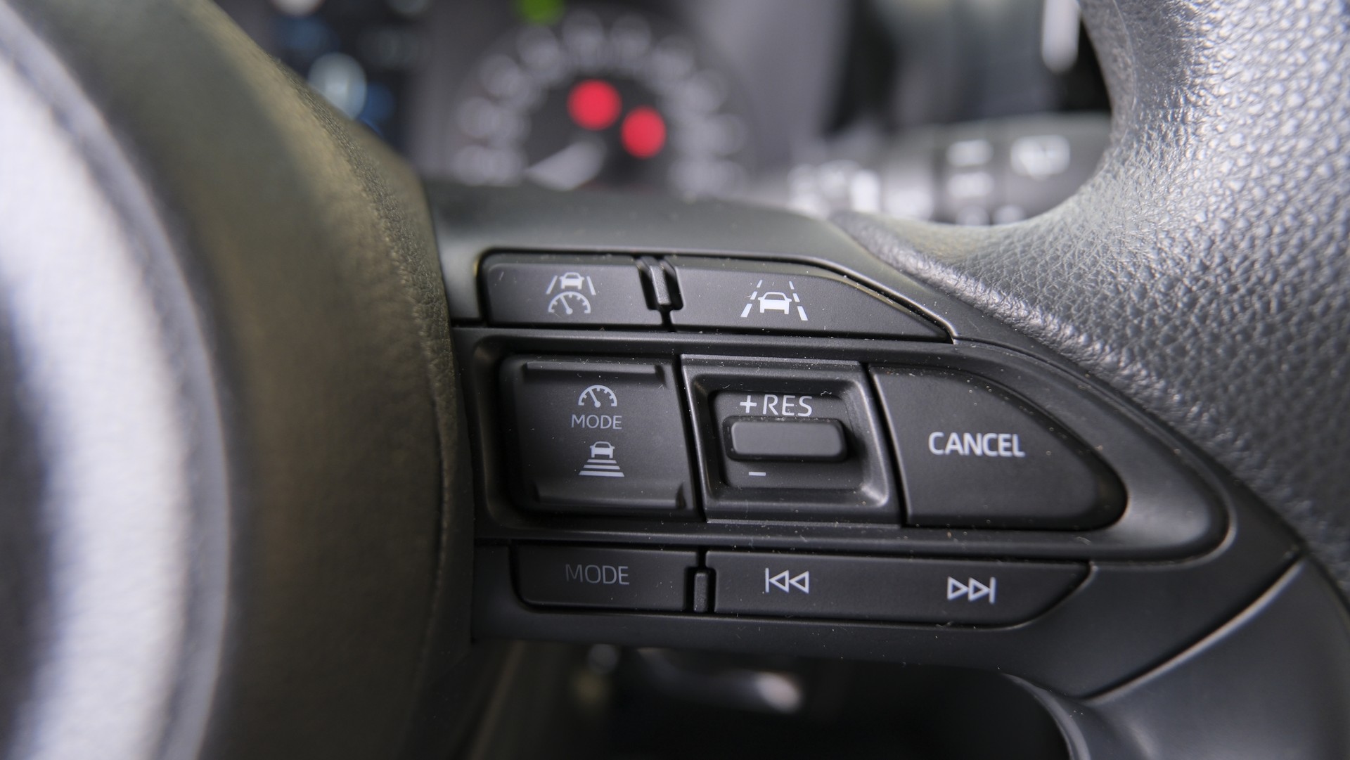 TOYOTA Yaris 1.5 Comfort e-CVT-image-21