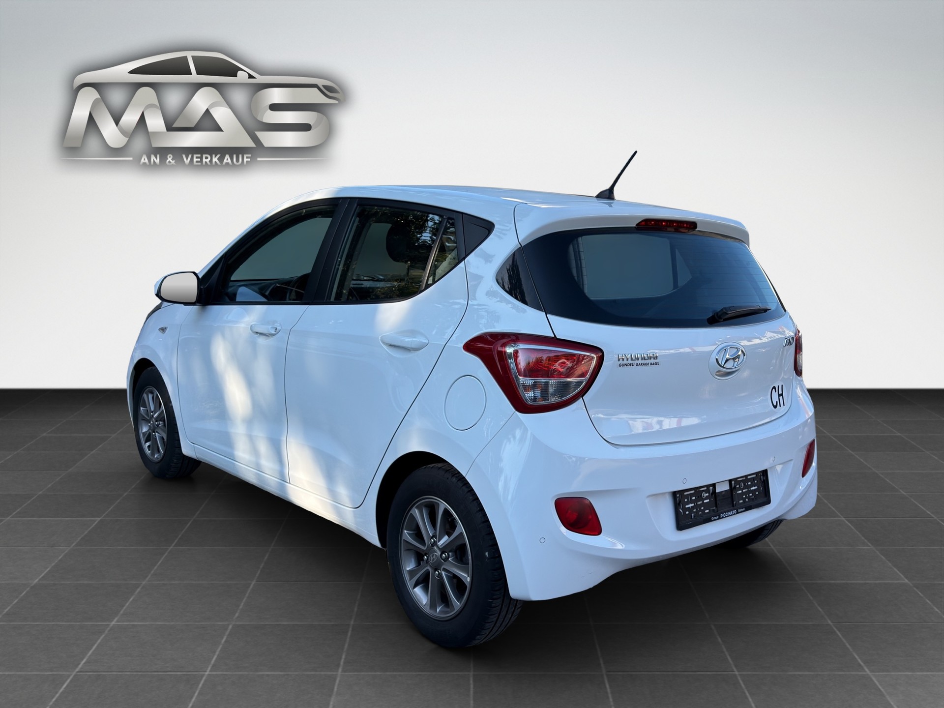 HYUNDAI i10 1.2 Vertex-image-3