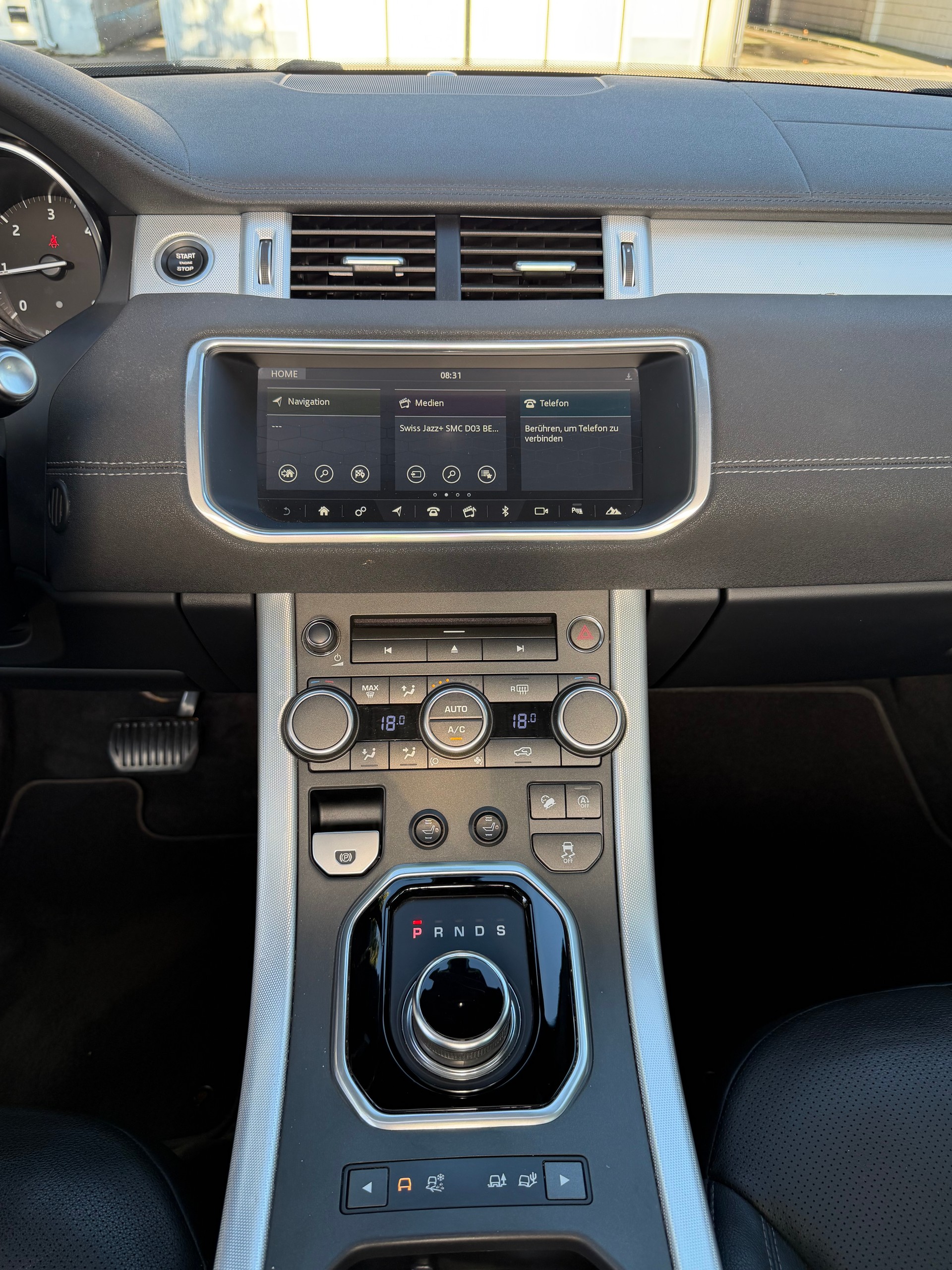 LAND ROVER Range Rover Evoque Conver. 2.0 TD4 HSE Dynamic AT9-image-11