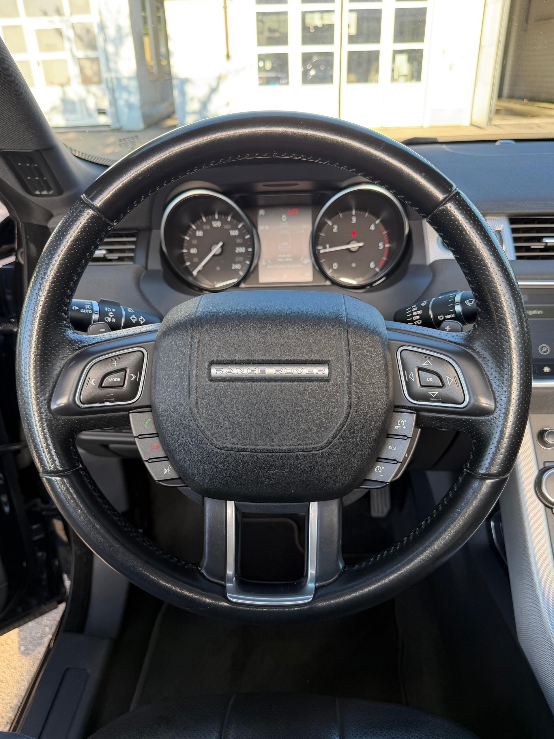 LAND ROVER Range Rover Evoque Conver. 2.0 TD4 HSE Dynamic AT9-image-10
