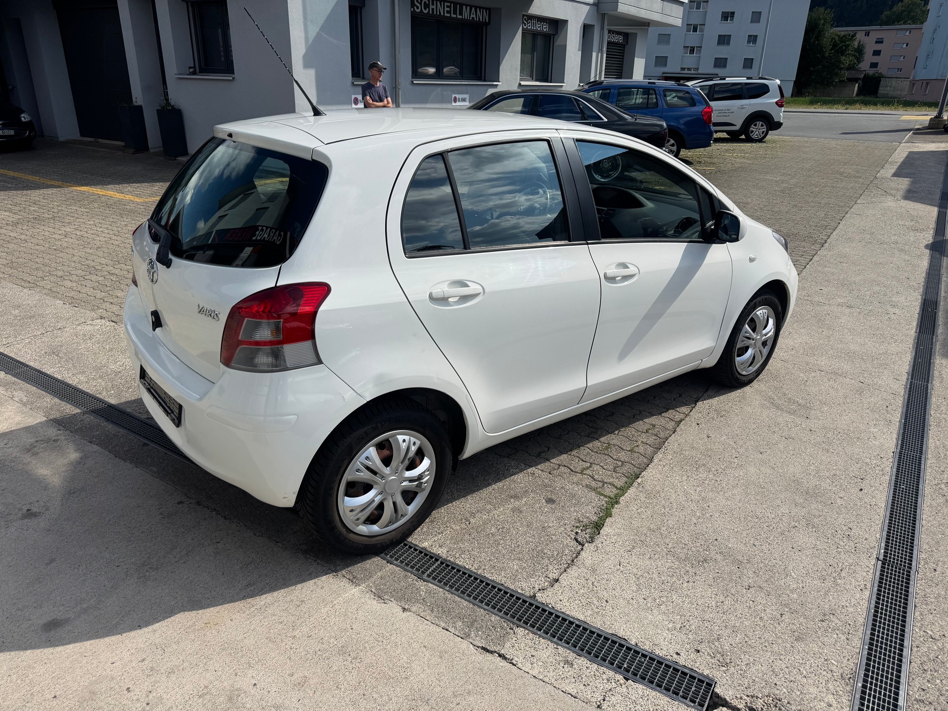 TOYOTA Yaris 1.33 Linea Sol-image-3