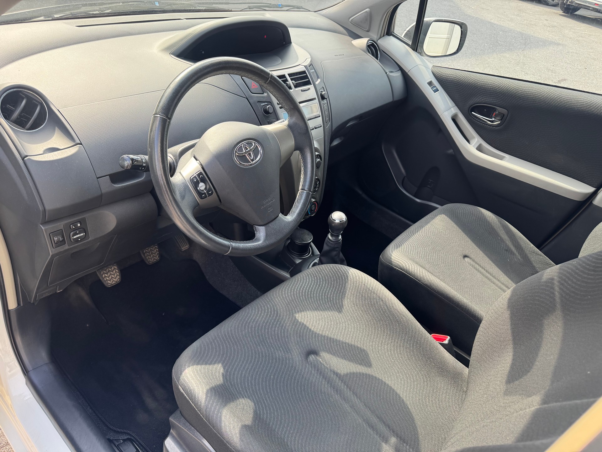 TOYOTA Yaris 1.33 Linea Sol-image-6