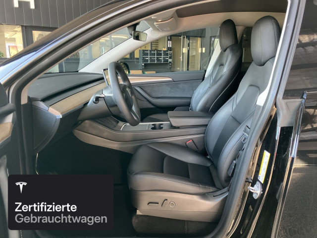 TESLA Model Y Long Range AWD-image-12