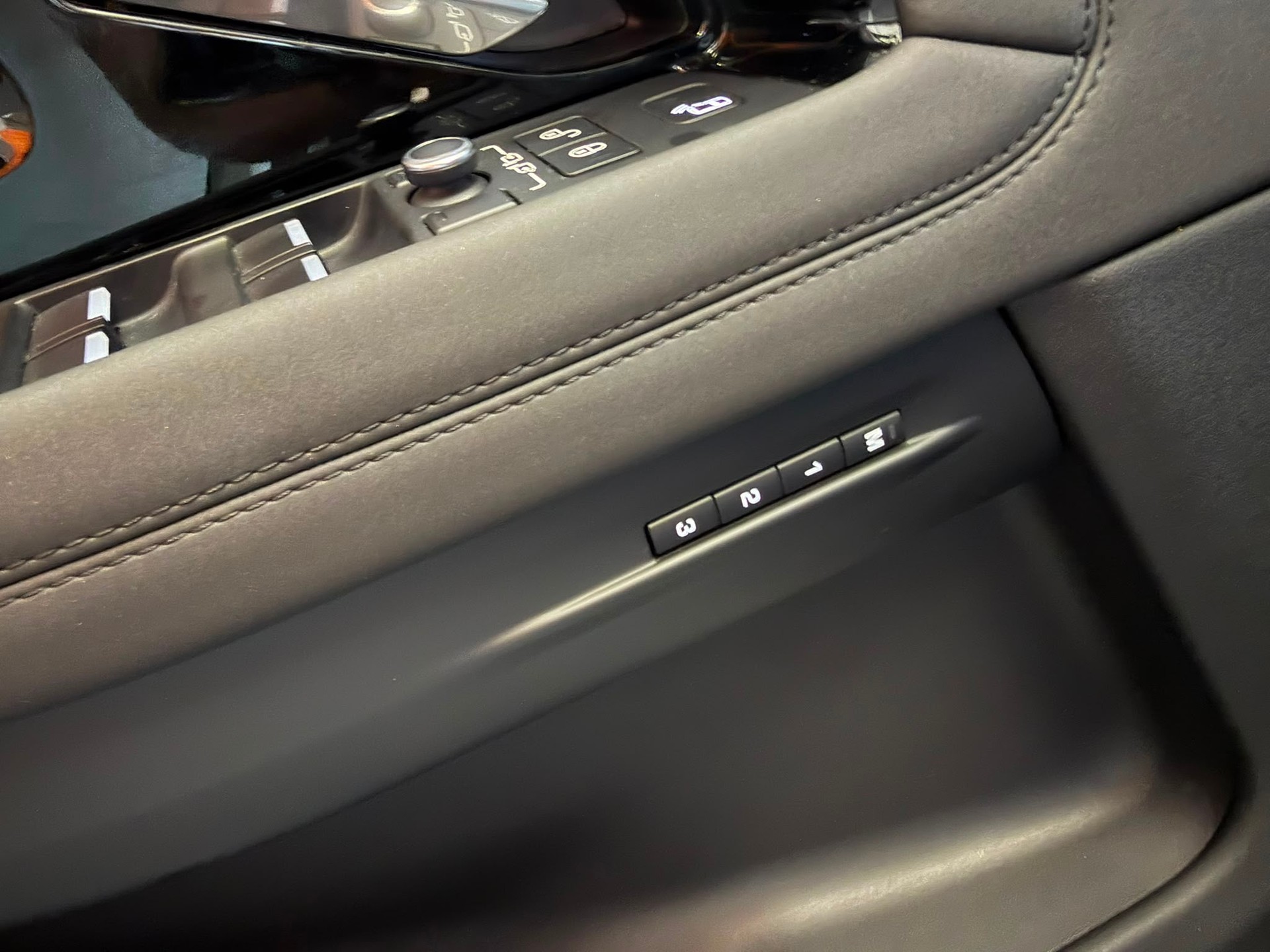 LAND ROVER Range Rover Evoque P 200 MHEV AT9-image-19