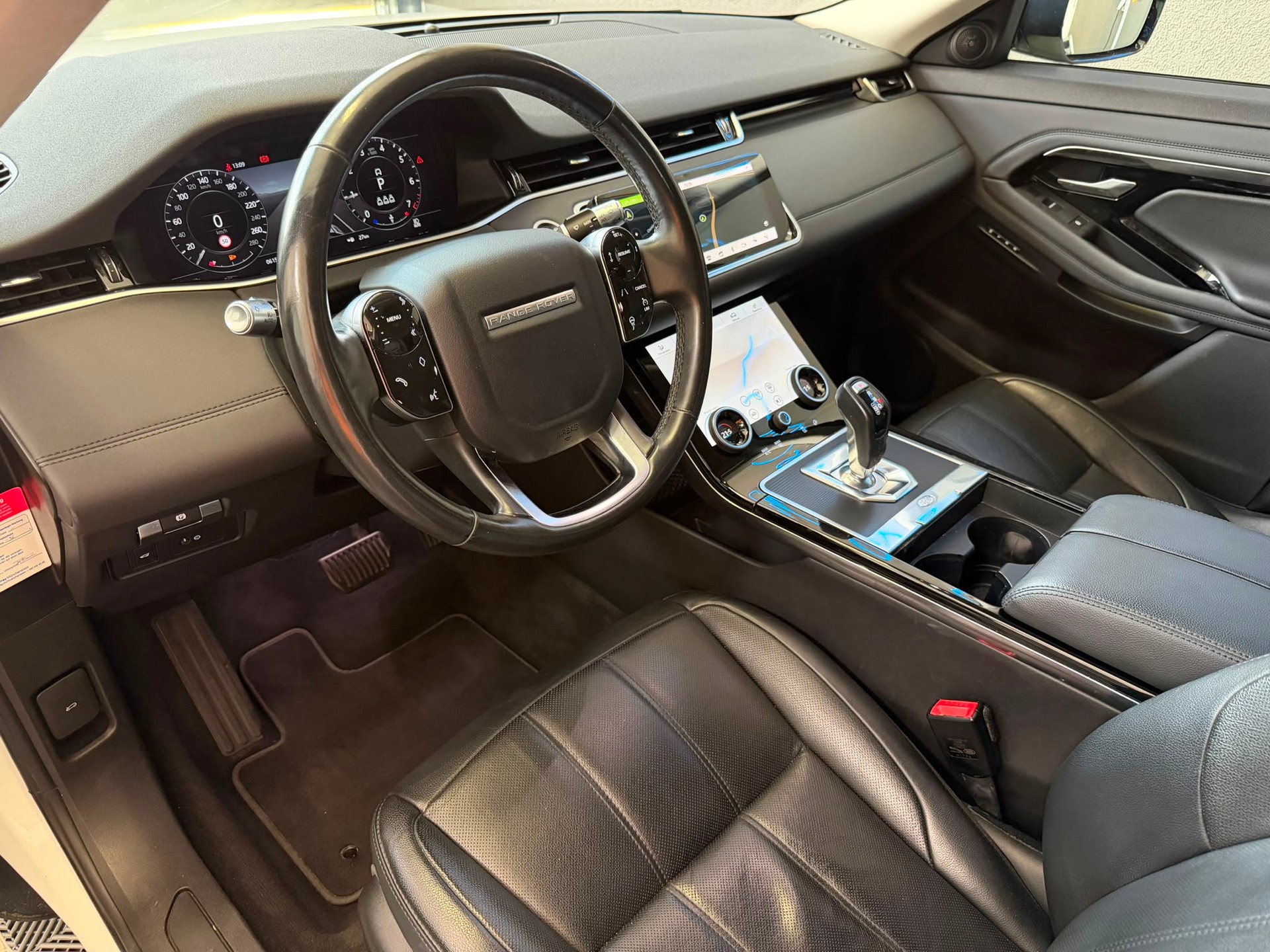 LAND ROVER Range Rover Evoque P 200 MHEV AT9-image-1