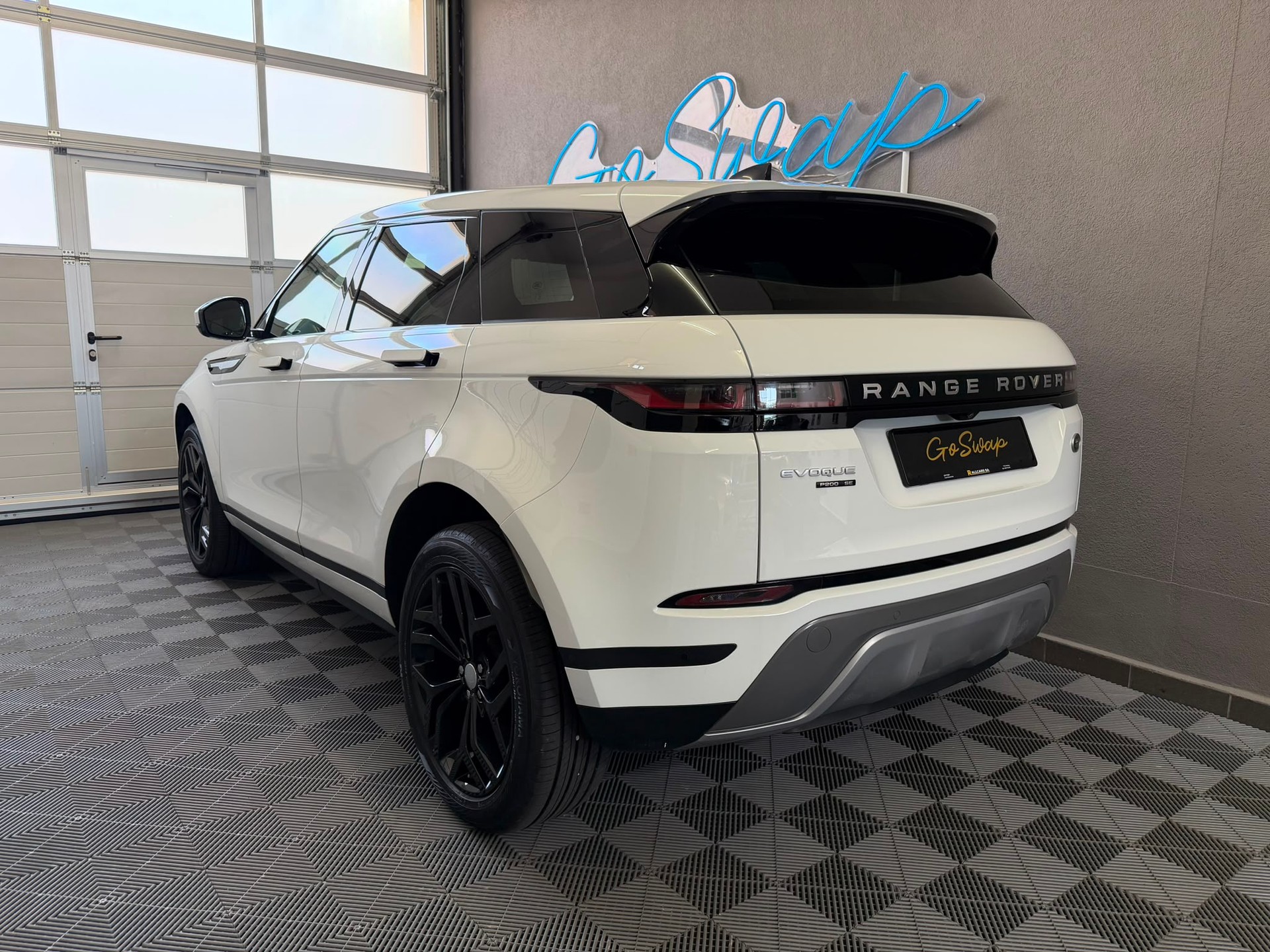 LAND ROVER Range Rover Evoque P 200 MHEV AT9-image-3