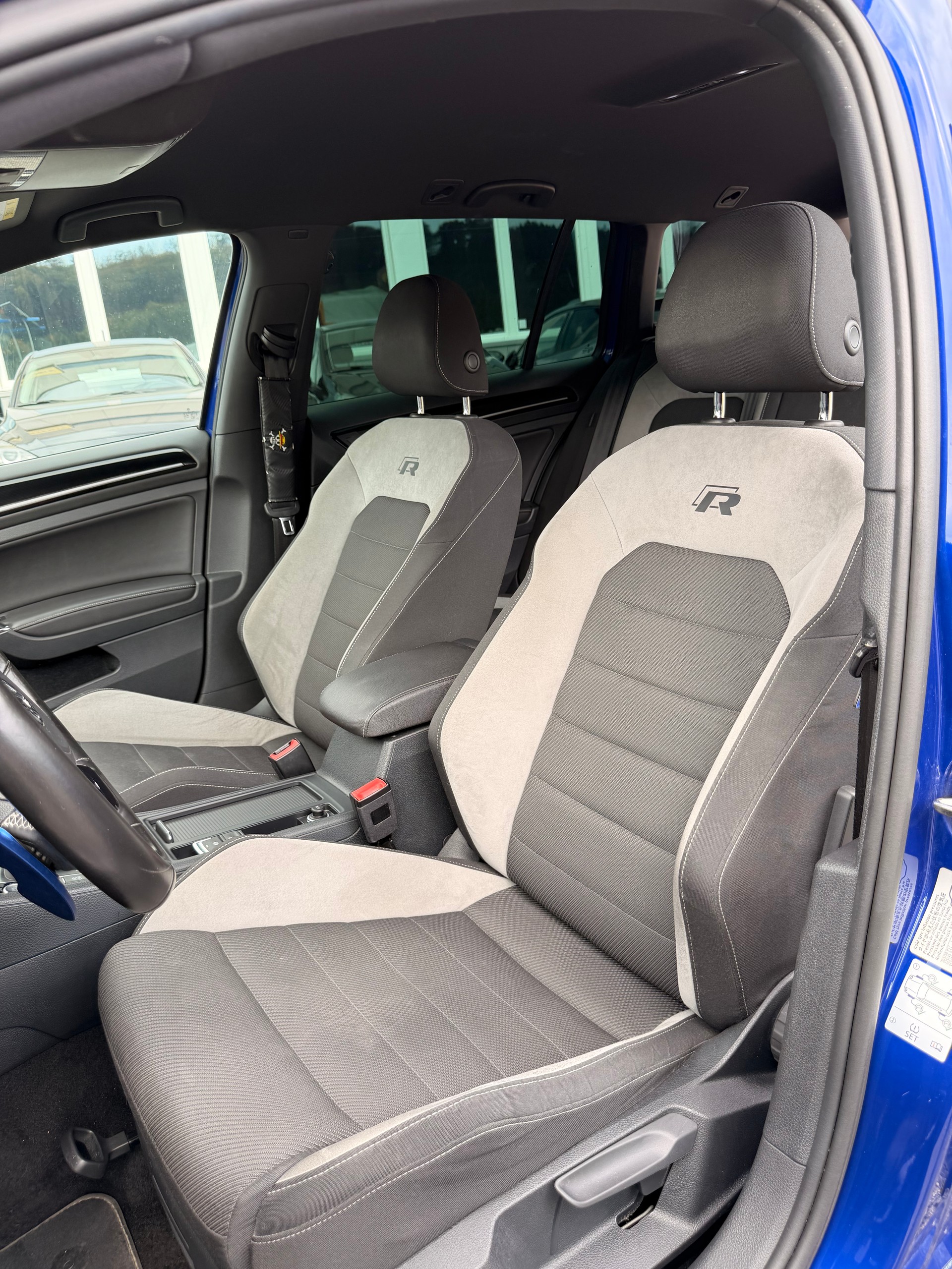 VW 2.0 TSI R 4motion-image-3