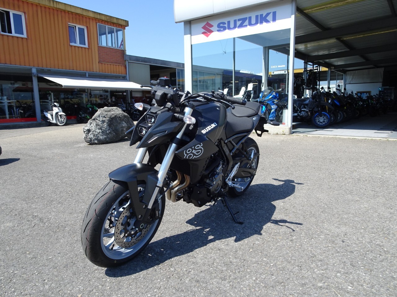 SUZUKI GSX 8 S (35kW)-showroom-element-3