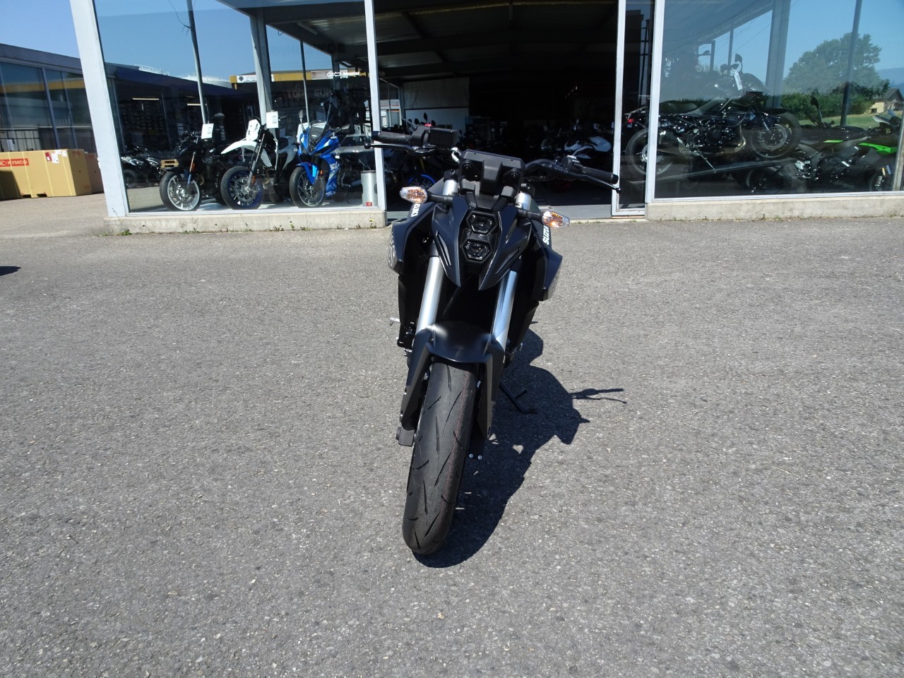 SUZUKI GSX 8 S (35kW)-showroom-element-2