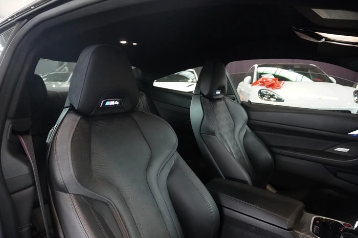 BMW M4 Coupé Competition-image-9