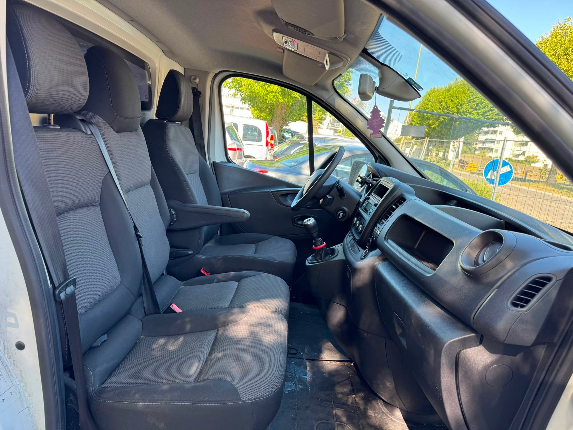 RENAULT Trafic 2.0 Energy dCi 120 3.0t Access L1H1-image-5