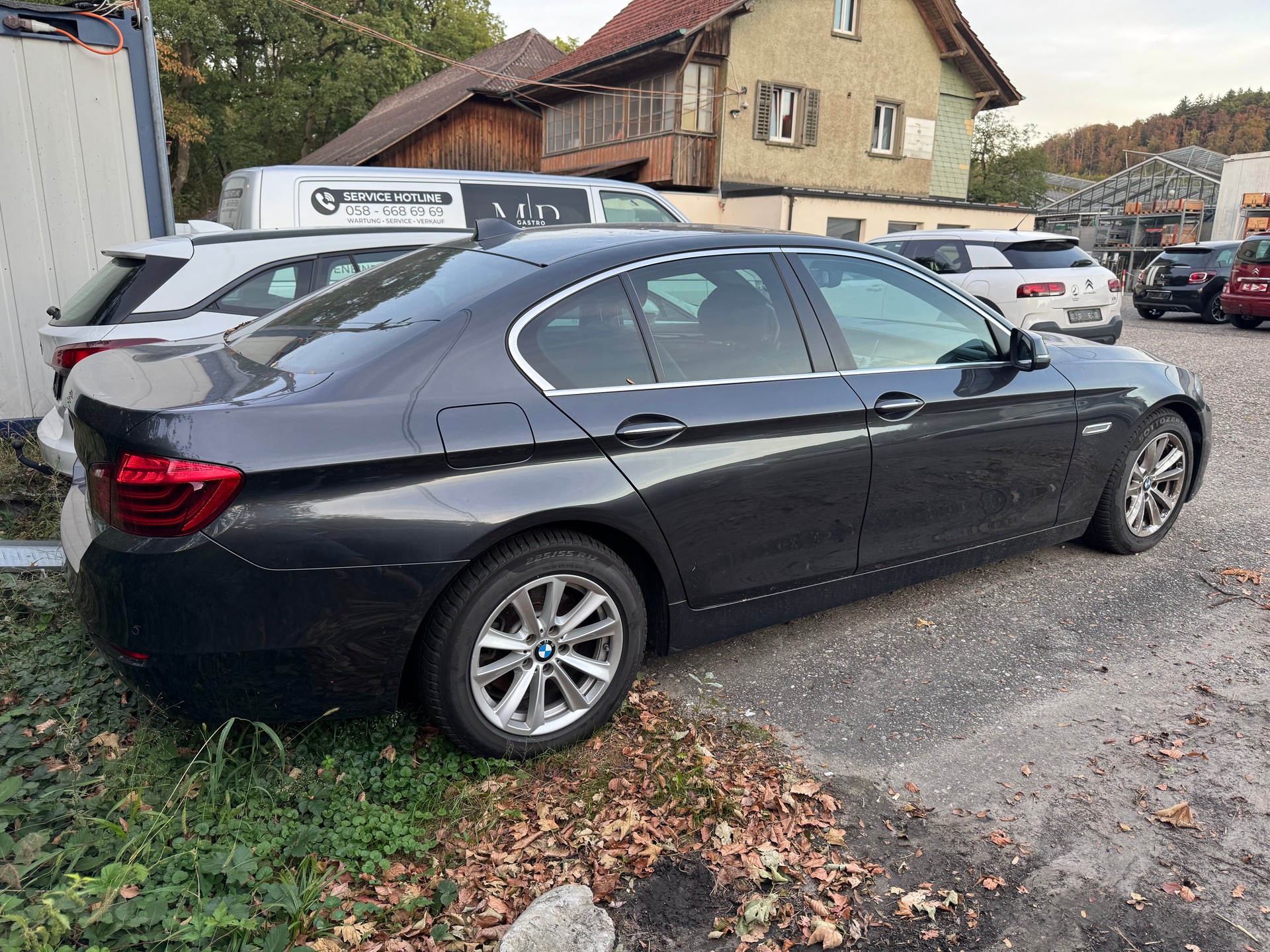 BMW 225-image-5