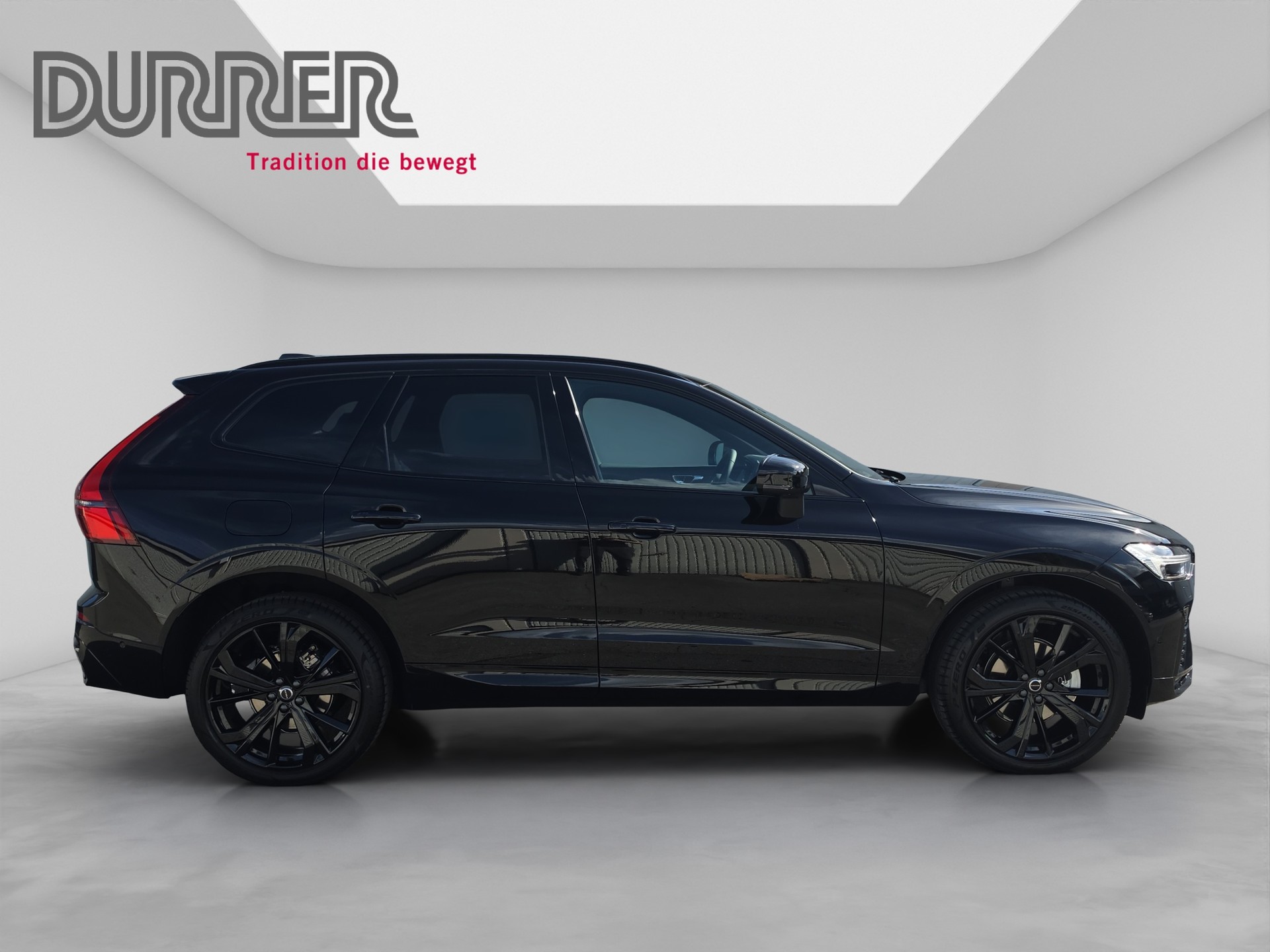 VOLVO XC60 2.0 B5 MH Black Edition AWD-image-4